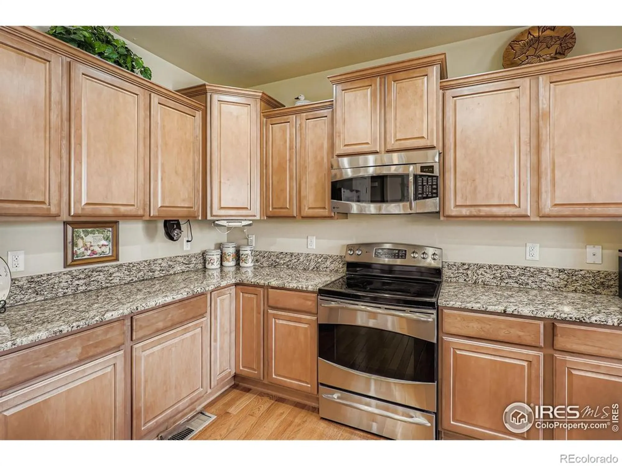 Property Slideshow image 11 of 31 | 16282 red mountain way, Broomfield, CO, 80023