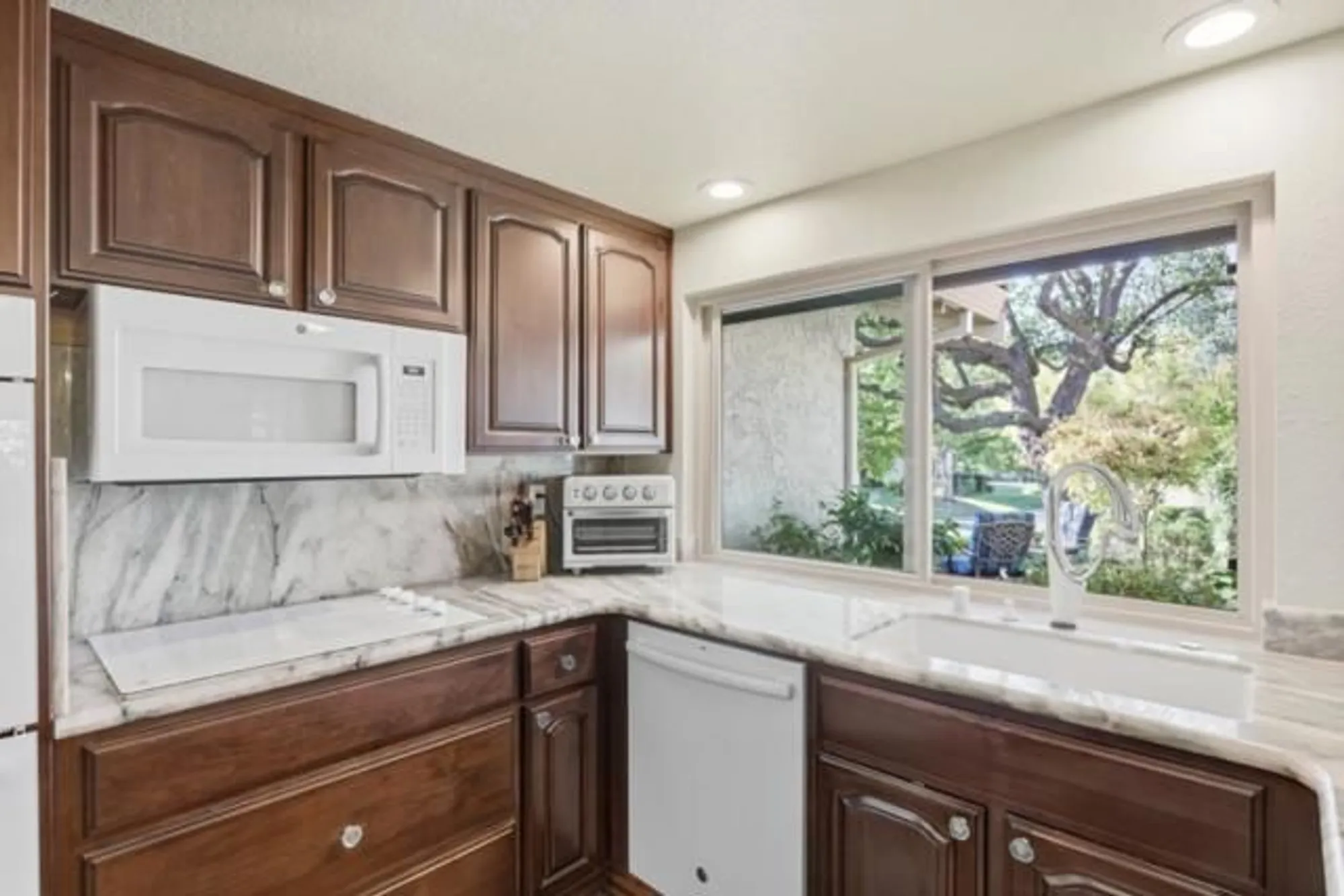 Property Slideshow image 10 of 34 | 8423 chenin blanc ln, San Jose, CA, 95135