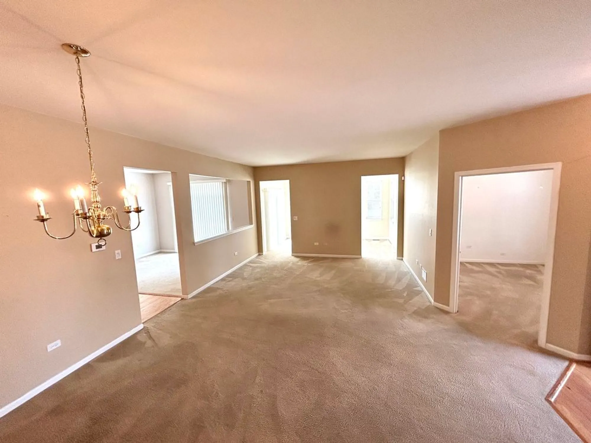 Property Slideshow image 5 of 19 | 21531 wolf lake way, Crest Hill, IL, 60403