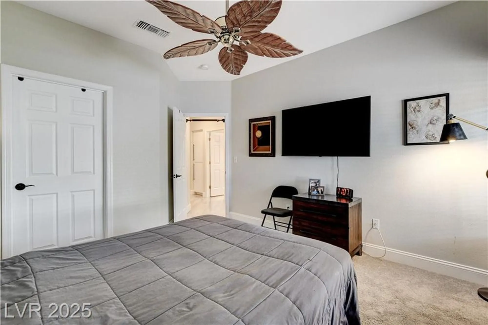 Property Slideshow image 39 of 80 | 2832 castle bar dr, Las Vegas, NV, 89134
