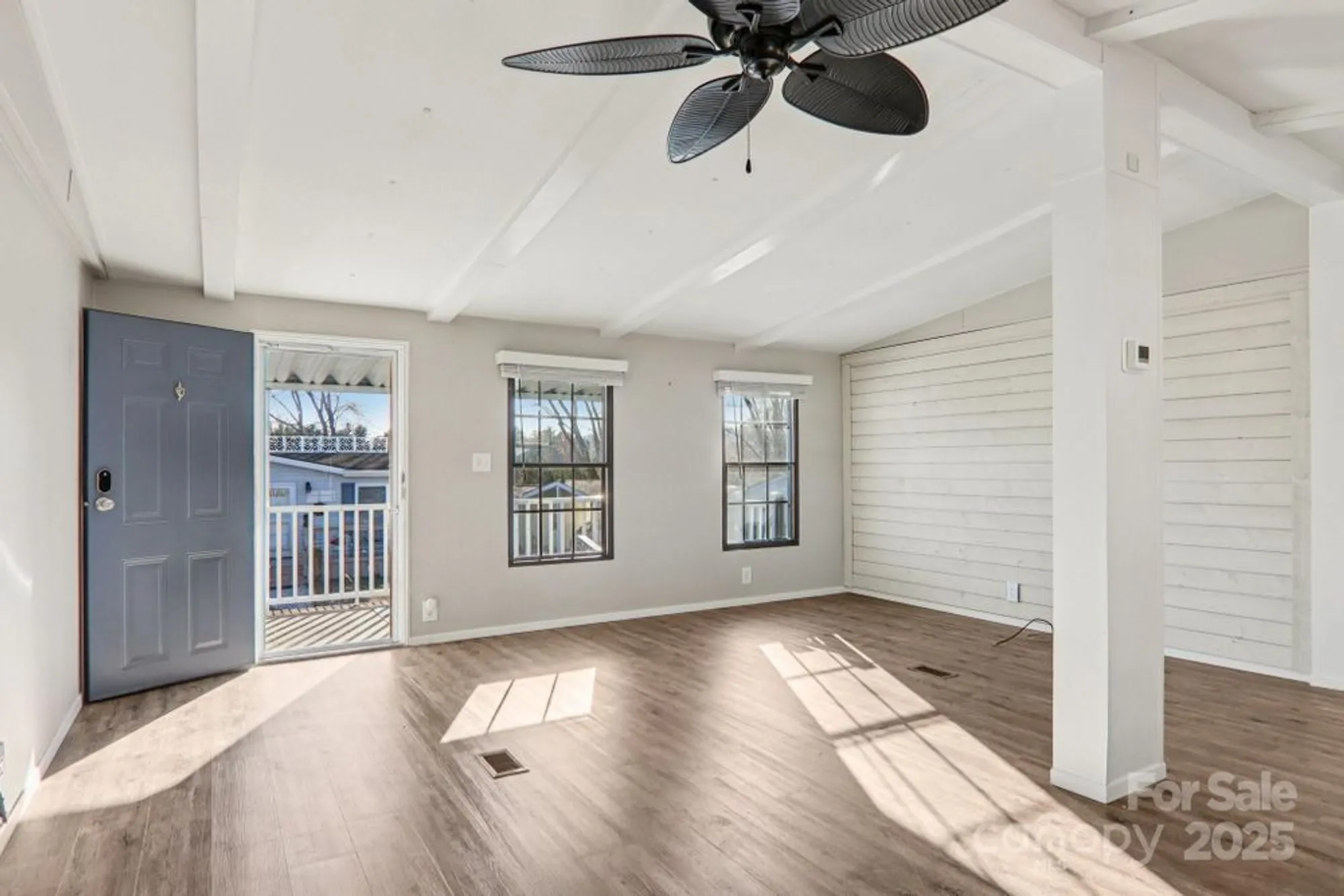 Property Slideshow image 6 of 48 | 302 meadowbrook ct, Hendersonville, NC, 28792