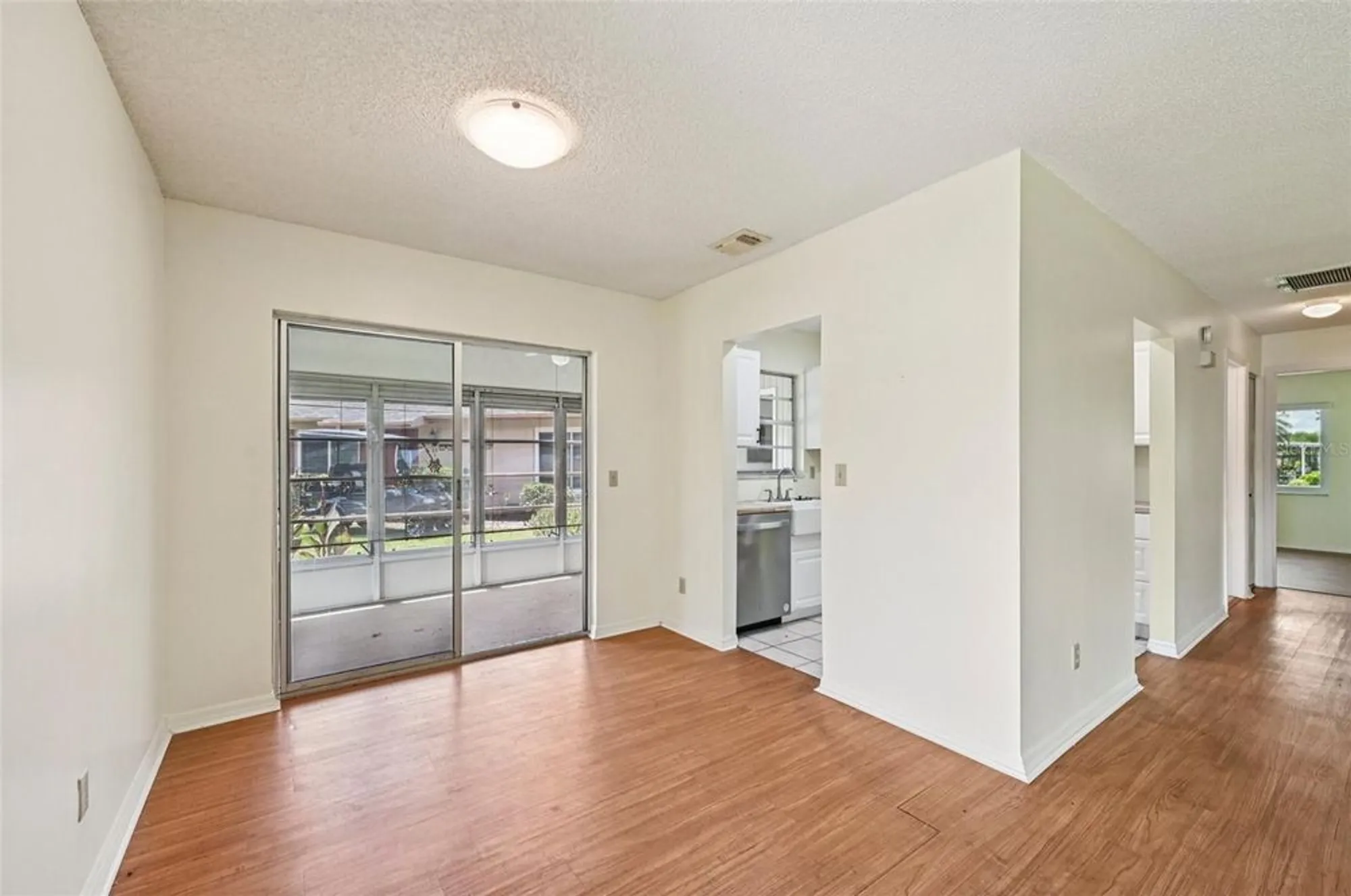 Property Slideshow image 8 of 59 | 1908 canterbury ln 25, Sun City Center, FL, 33573