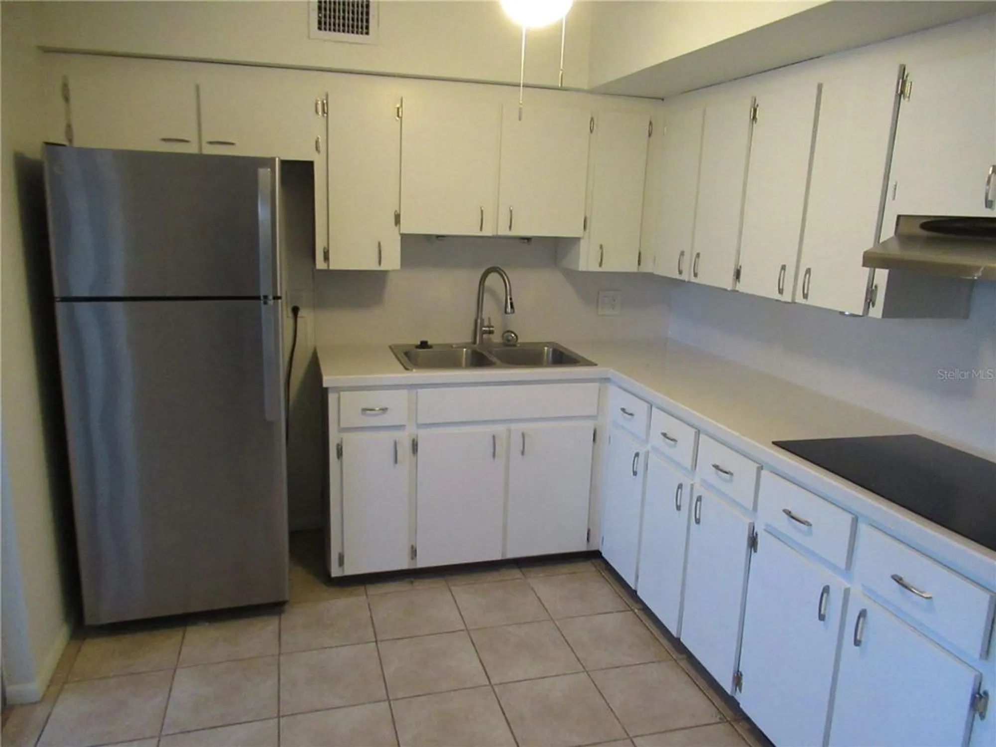 Property Slideshow image 5 of 23 | 2073 denmark st 5, Clearwater, FL, 33763
