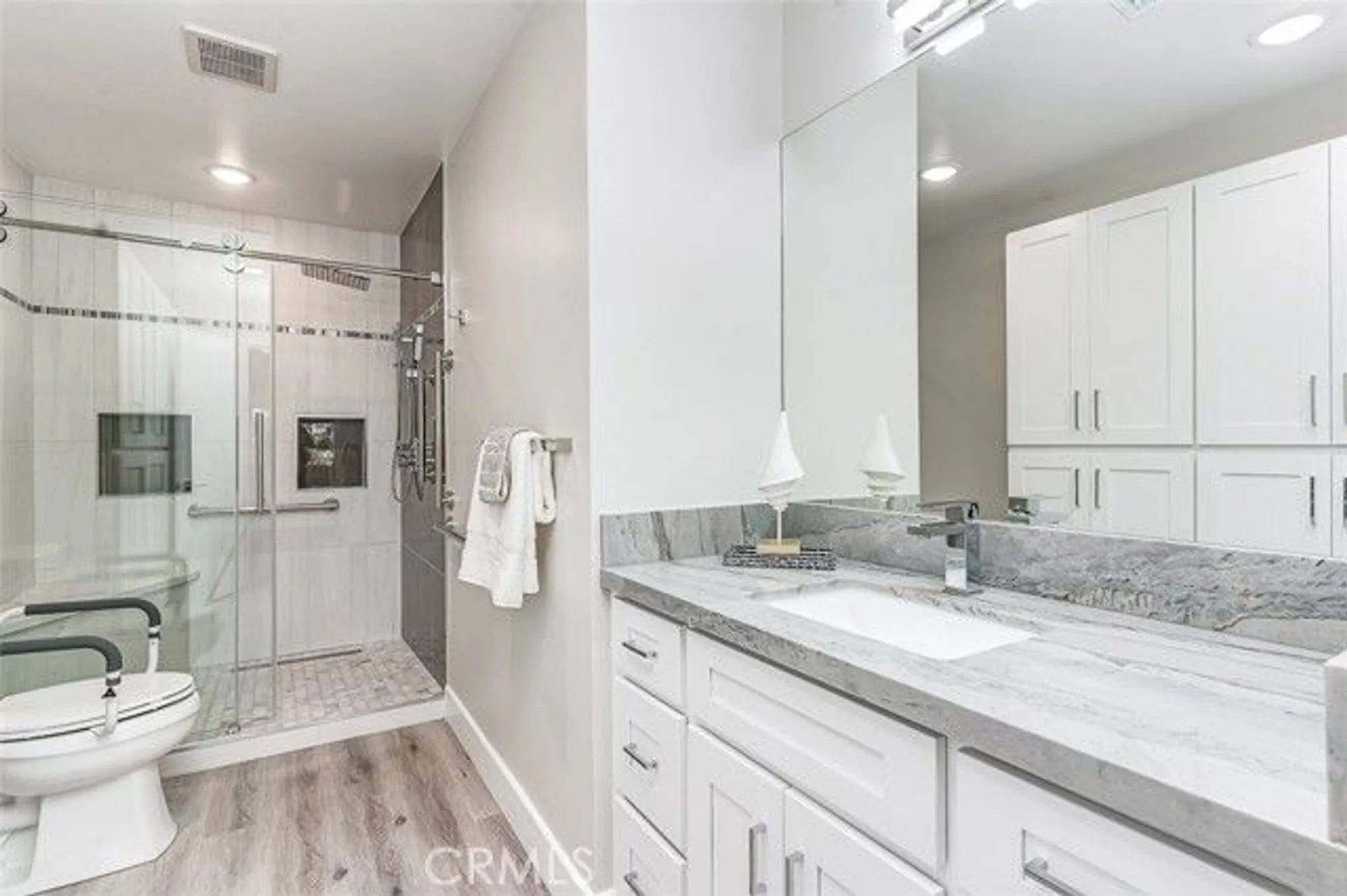 Property Slideshow image 17 of 26 | 4014 calle sonora oeste 2b, Laguna Woods, CA, 92637