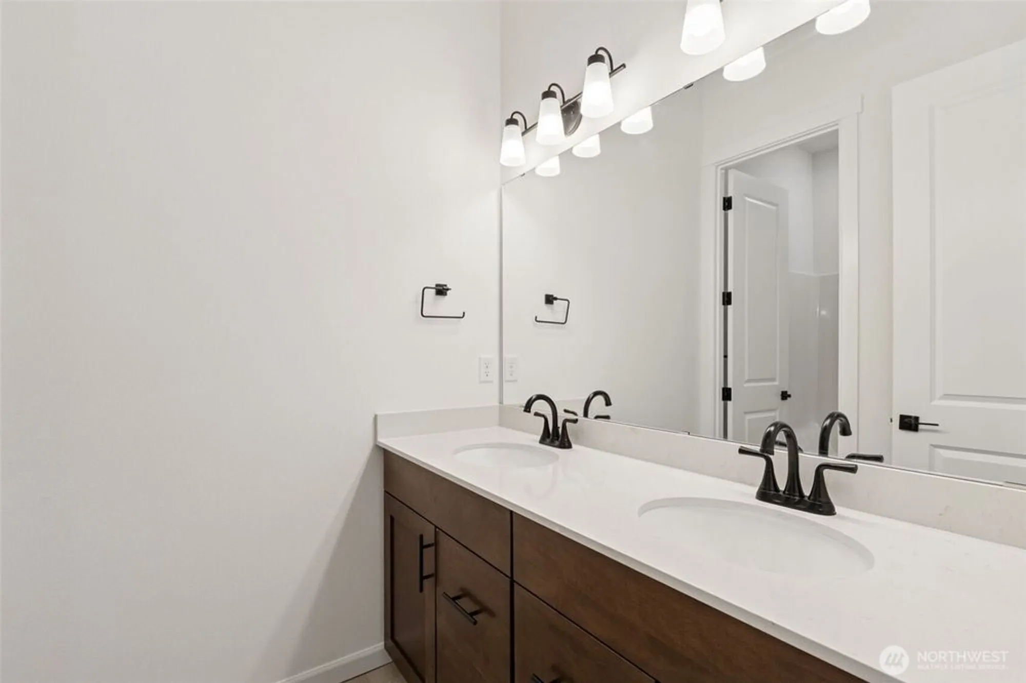 Property Slideshow image 6 of 14 | 90 mccartney peak # 70, Port Ludlow, WA, 98365