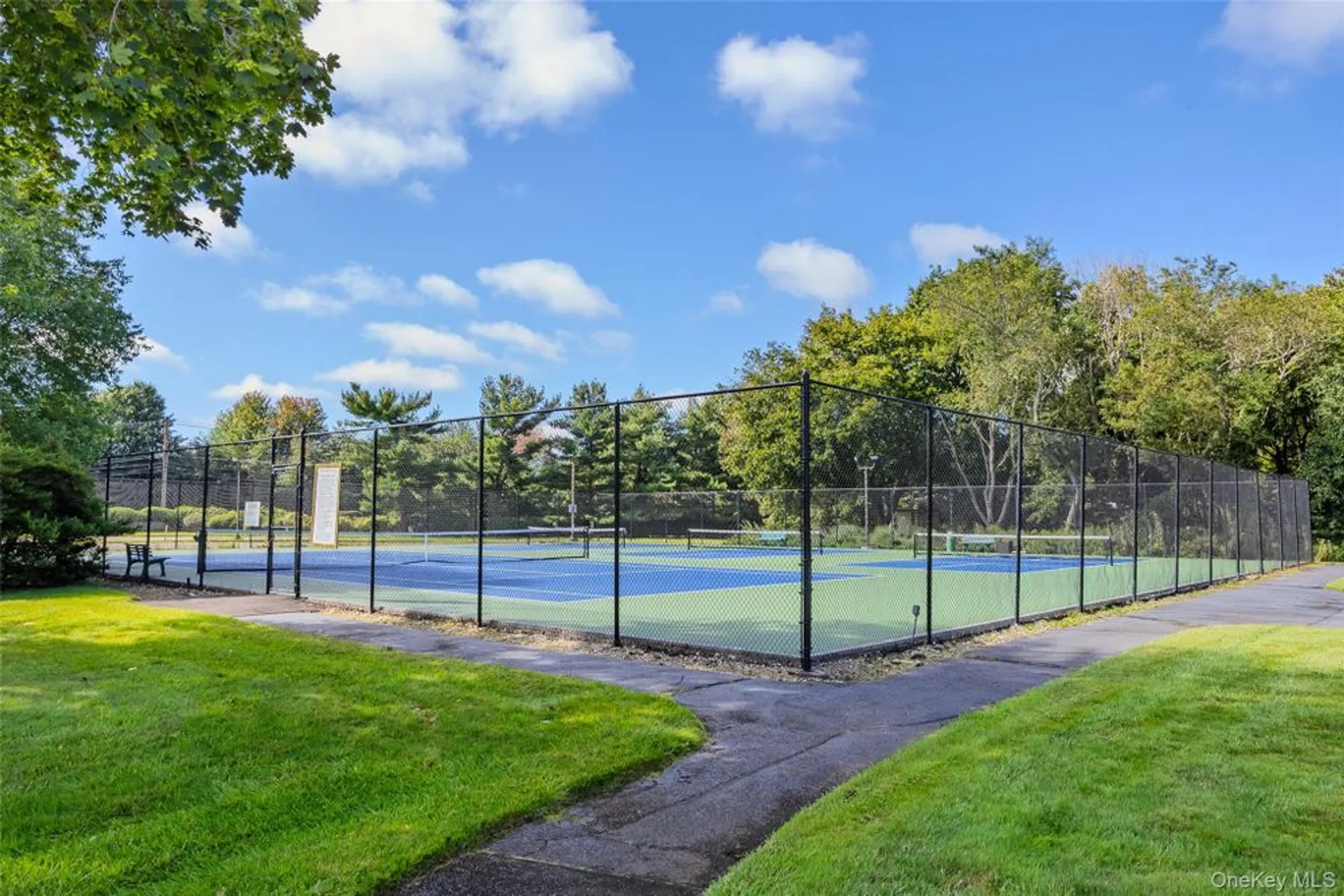 Property Slideshow image 32 of 35 | 204 bentley ct 204, Smithtown, NY, 11780