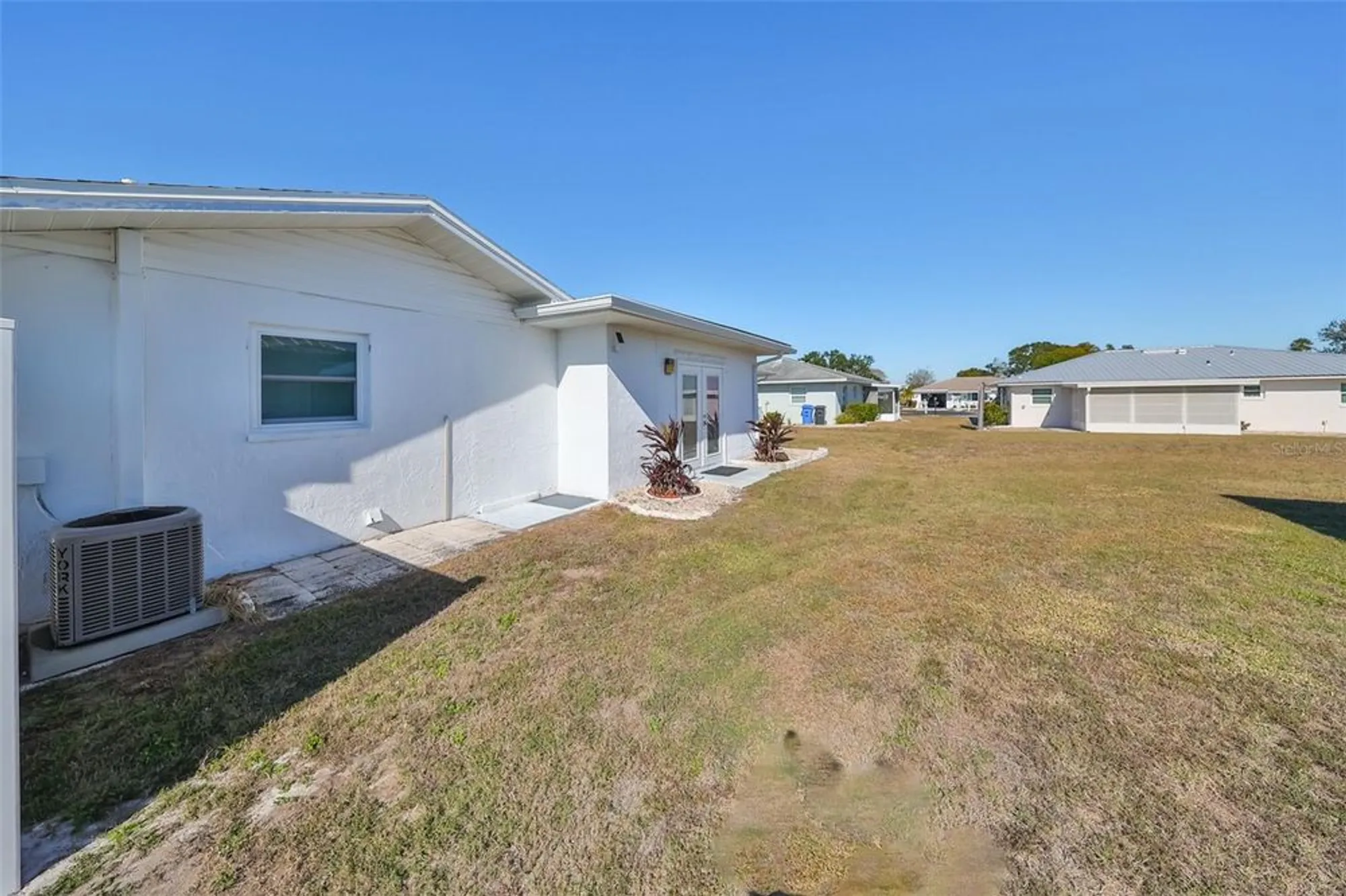 Property Slideshow image 17 of 21 | 703 rutgers pl, Sun City Center, FL, 33573