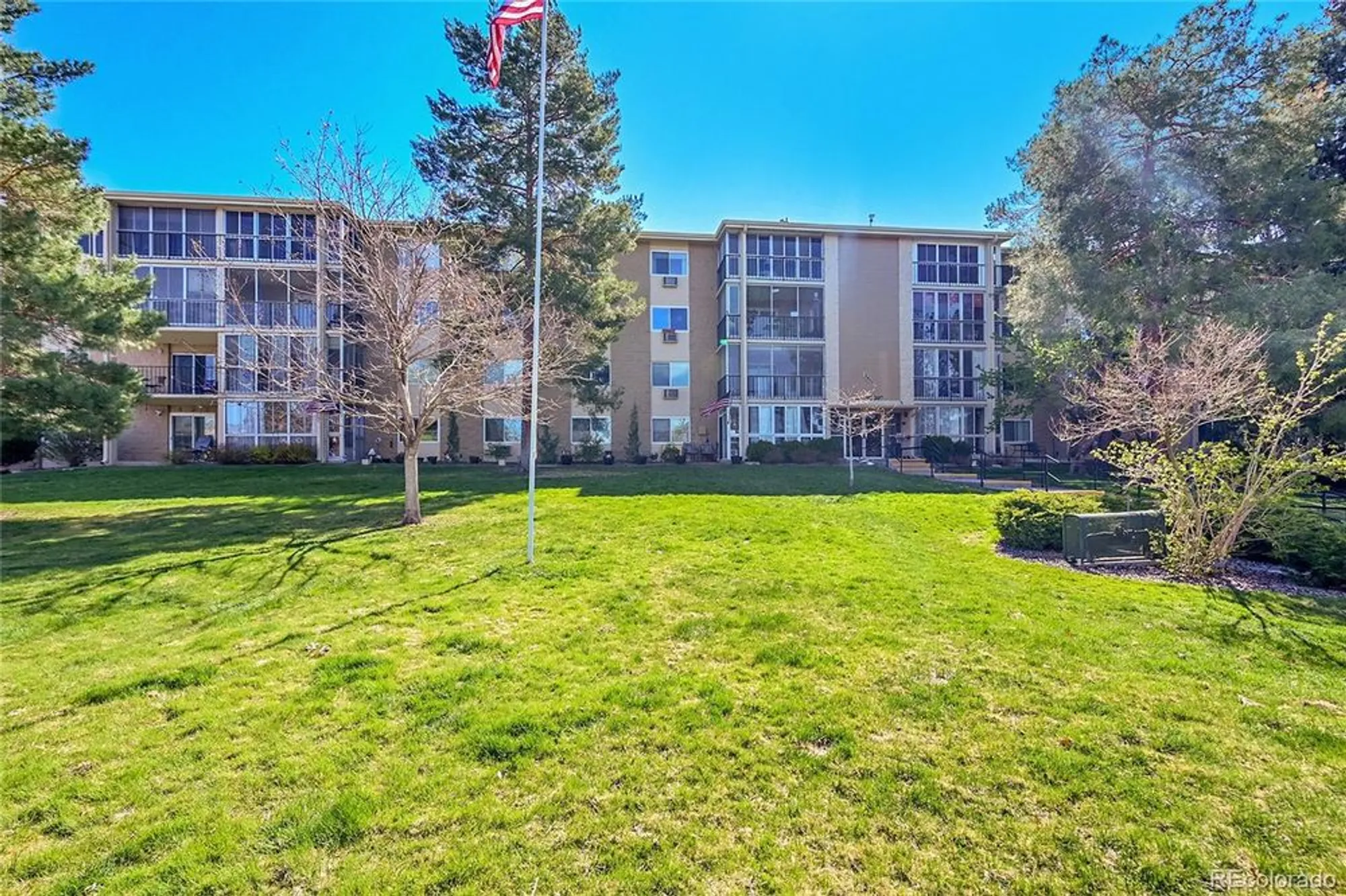 Property Slideshow image 12 of 20 | 3022 s wheeling way apt 205, Aurora, CO, 80014