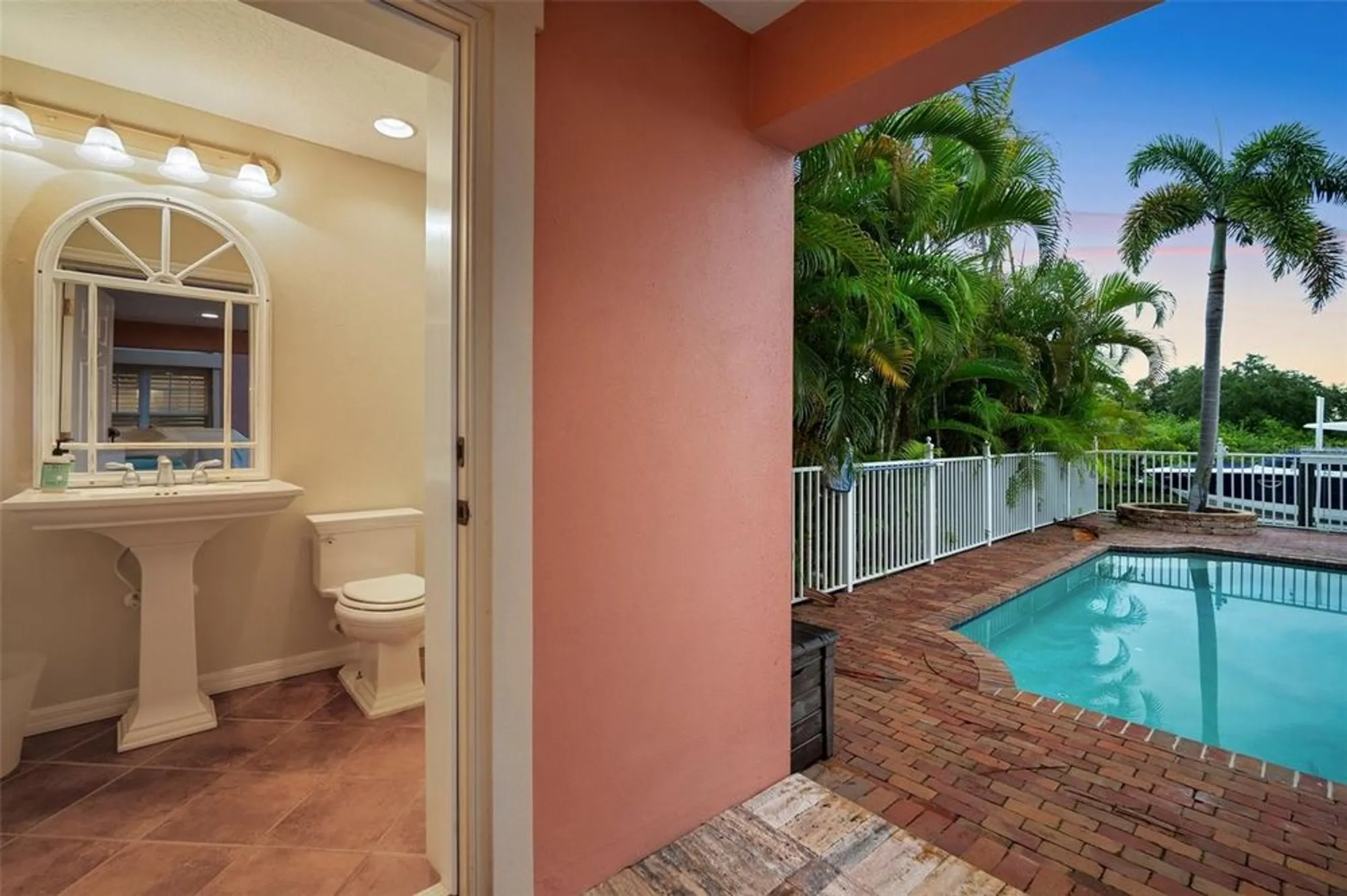 Property Slideshow image 71 of 94 | 825 islebay dr, Apollo Beach, FL, 33572