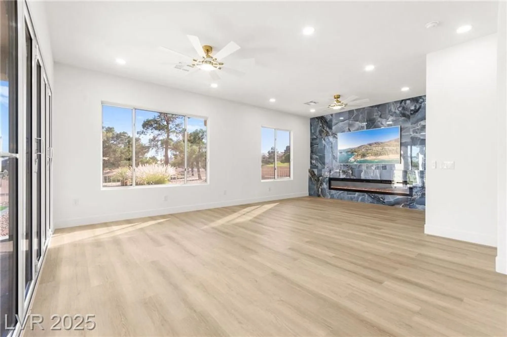 Property Slideshow image 11 of 99 | 3004 darby falls dr, Las Vegas, NV, 89134