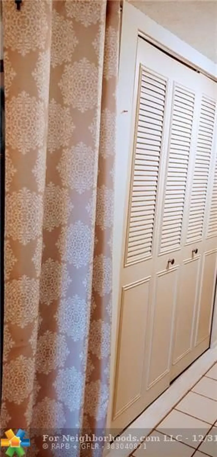 Property Slideshow image 10 of 23 | 2604 nassau bnd apt e1, Coconut Creek, FL, 33066