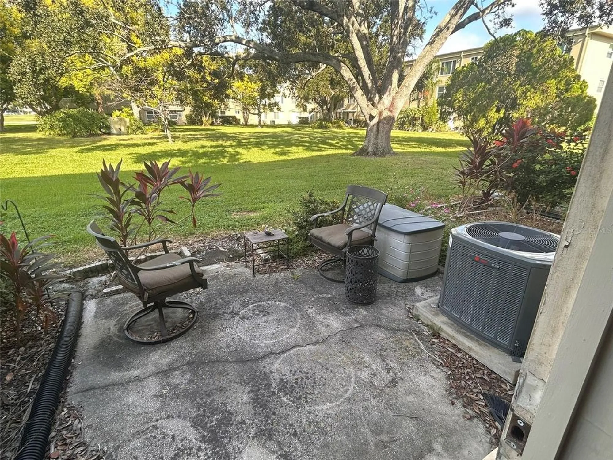 Property Slideshow image 32 of 55 | 2402 ecuadorian way apt 18, Clearwater, FL, 33763