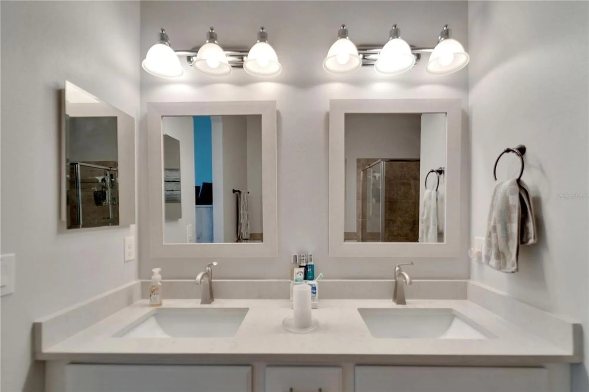 Property Slideshow image 28 of 60 | 527 manns harbor dr, Apollo Beach, FL, 33572