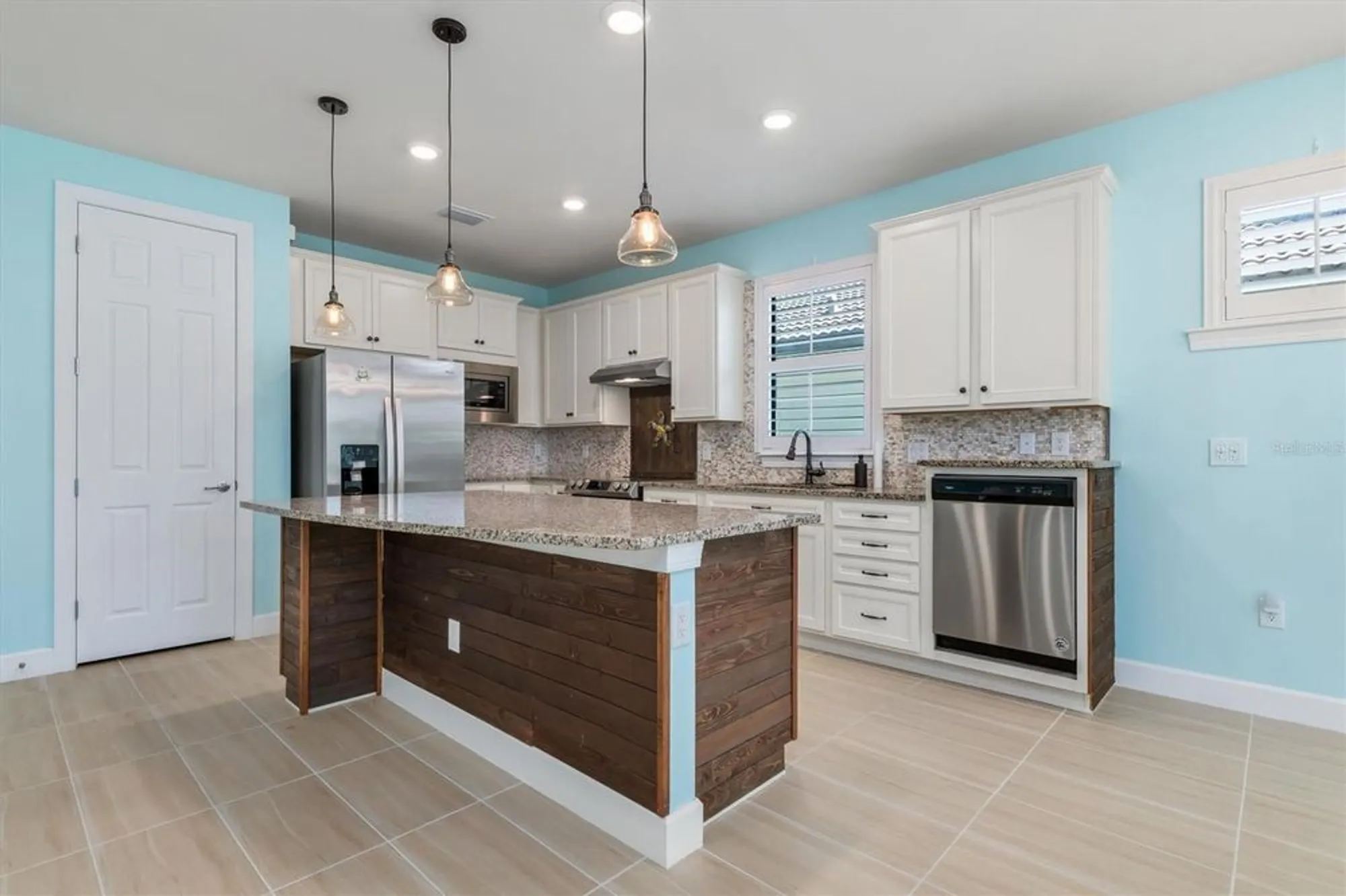 Property Slideshow image 15 of 70 | 2633 daisy dr, North Port, FL, 34289