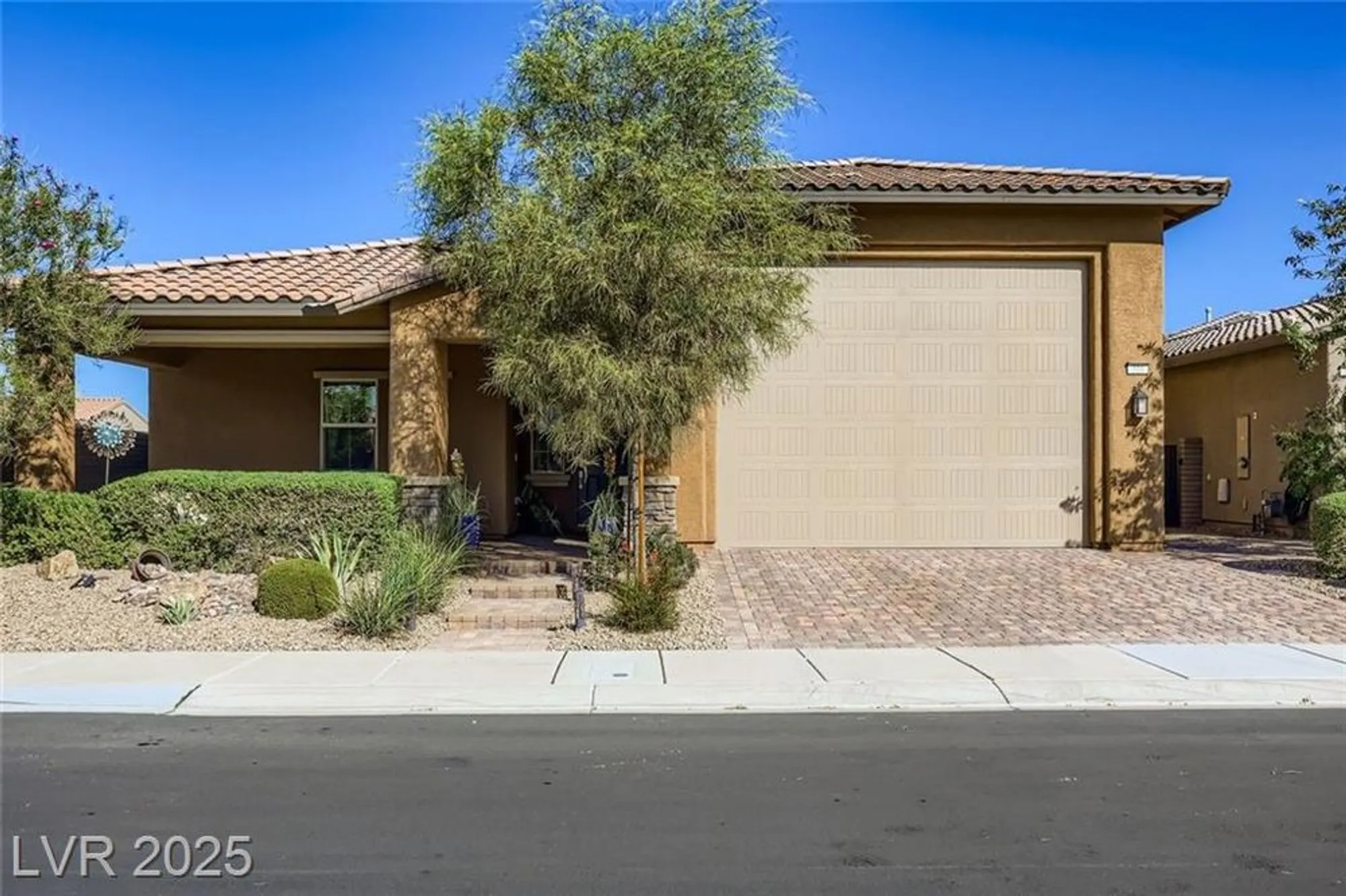 Property Slideshow image 2 of 58 | 316 gillespie glen ave, Henderson, NV, 89011