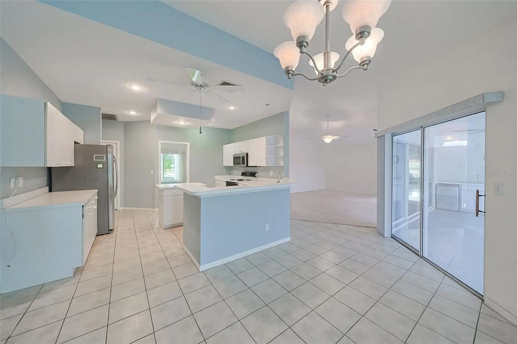 Property Slideshow image 8 of 42 | 352 caloosa palms ct, Sun City Center, FL, 33573