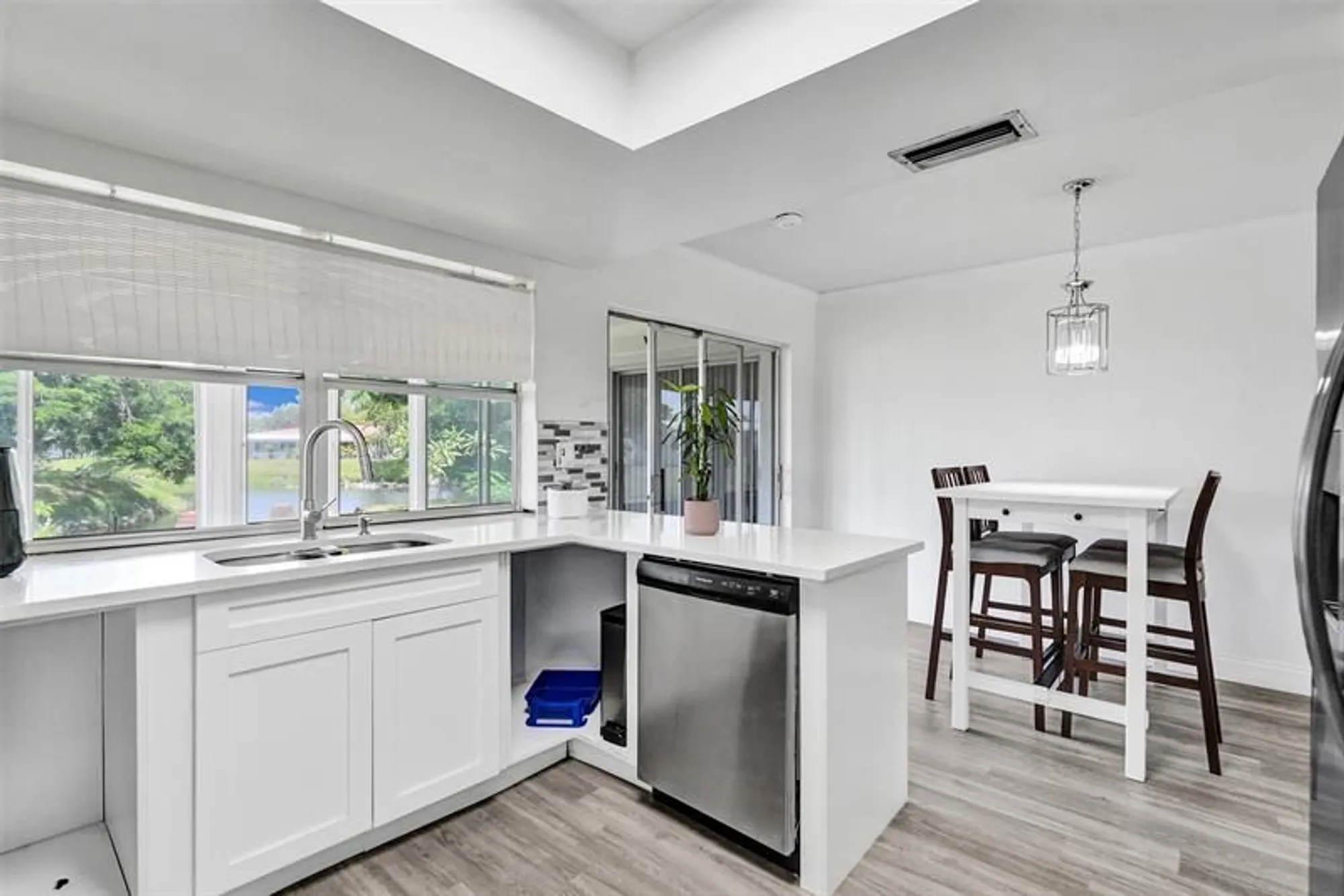 Property Slideshow image 6 of 17 | 6755 nw 15th st, Margate, FL, 33063
