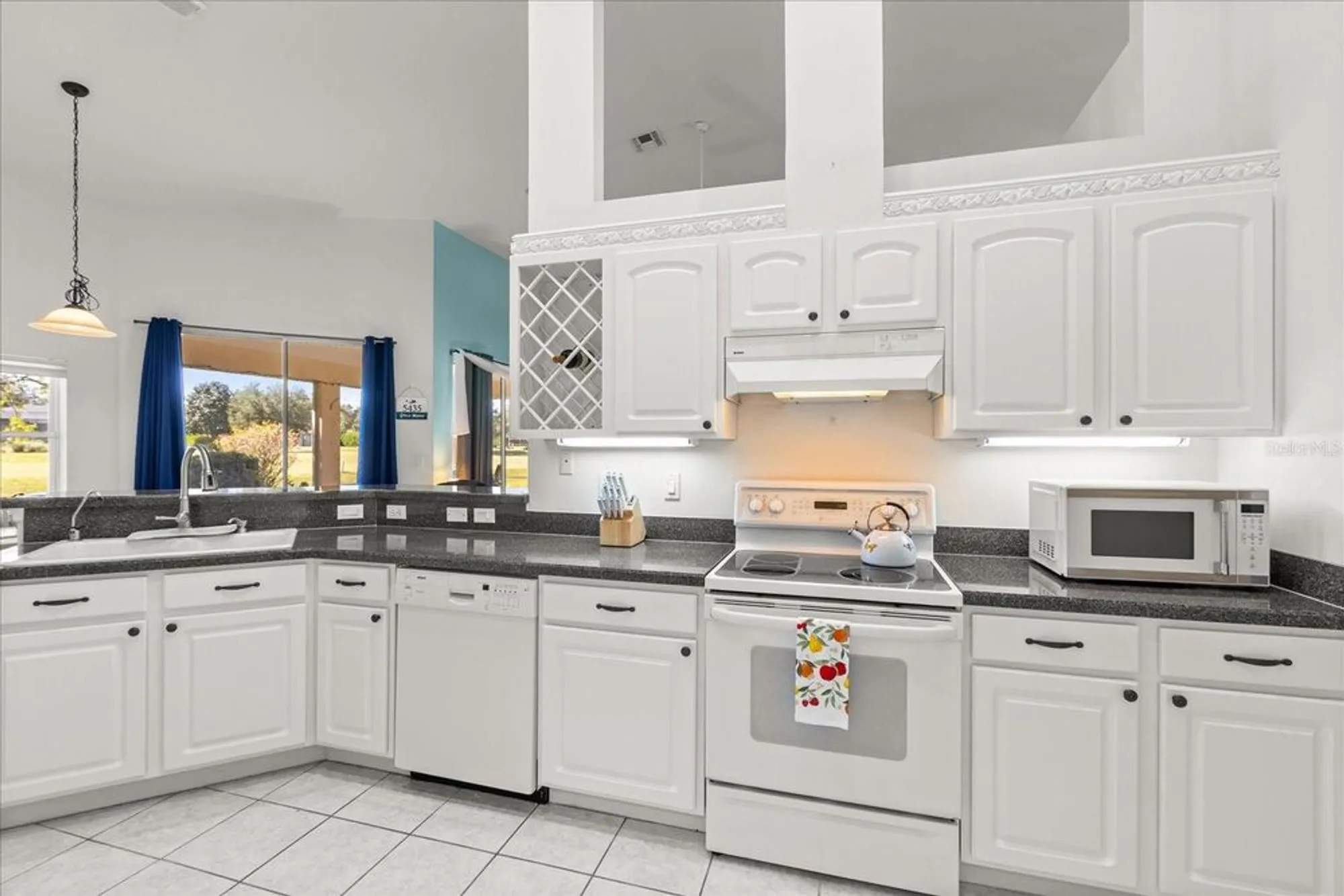 Property Slideshow image 21 of 52 | 5435 grove mnr, Lady Lake, FL, 32159