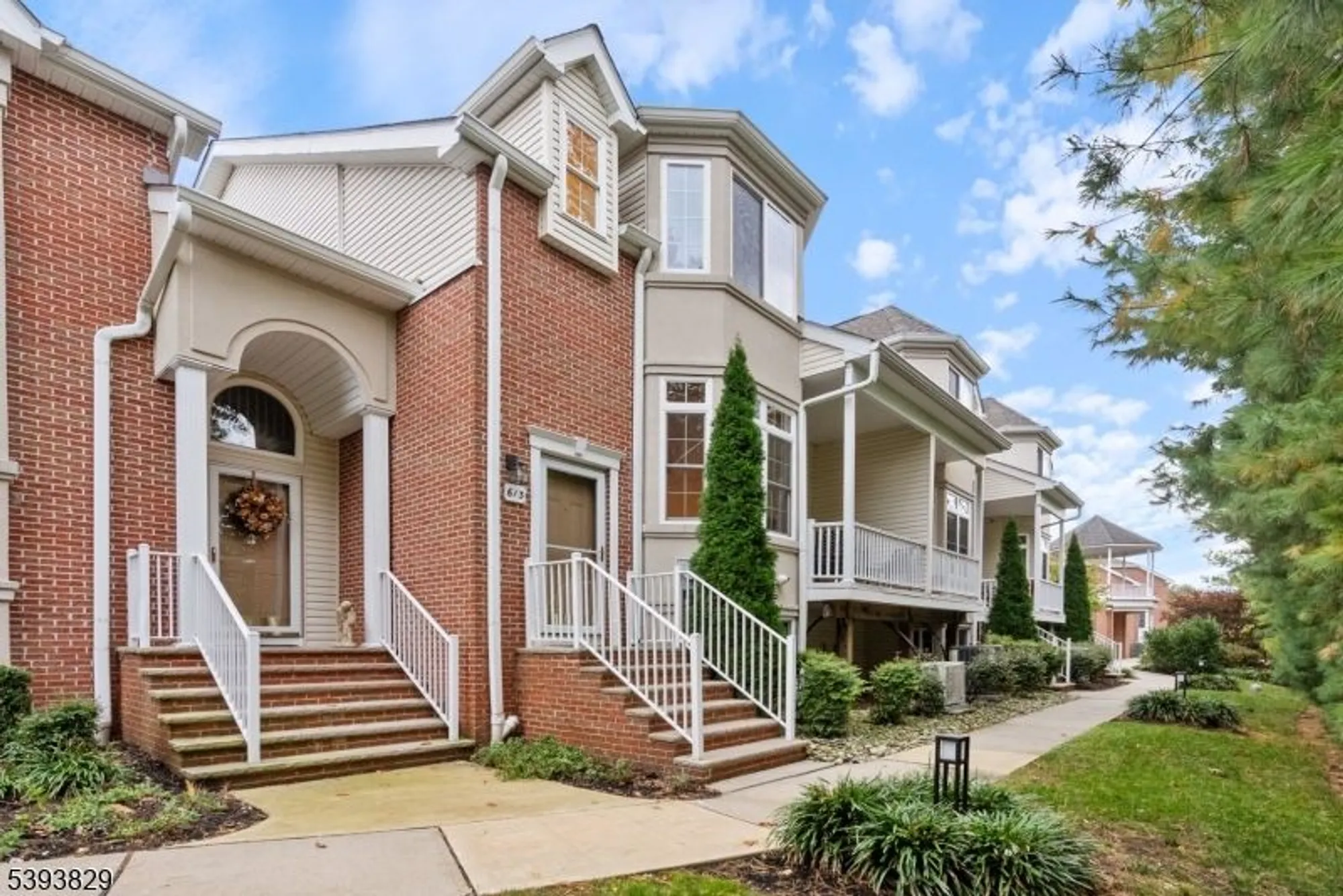 Property Slideshow image 10 of 40 | 613 maple ct, Garwood, NJ, 07027