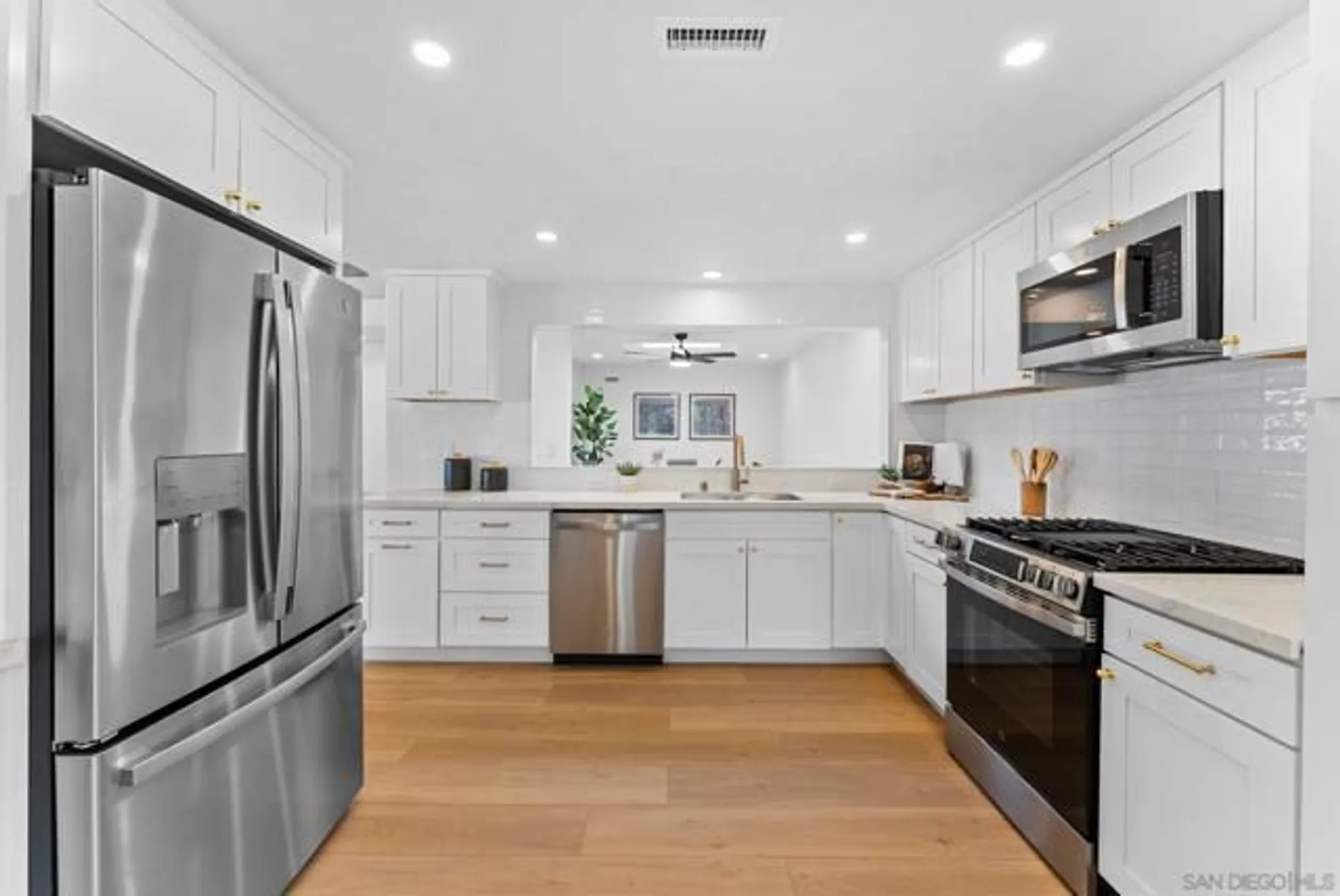 Property Slideshow image 12 of 24 | 4695 adra way, Oceanside, CA, 92056