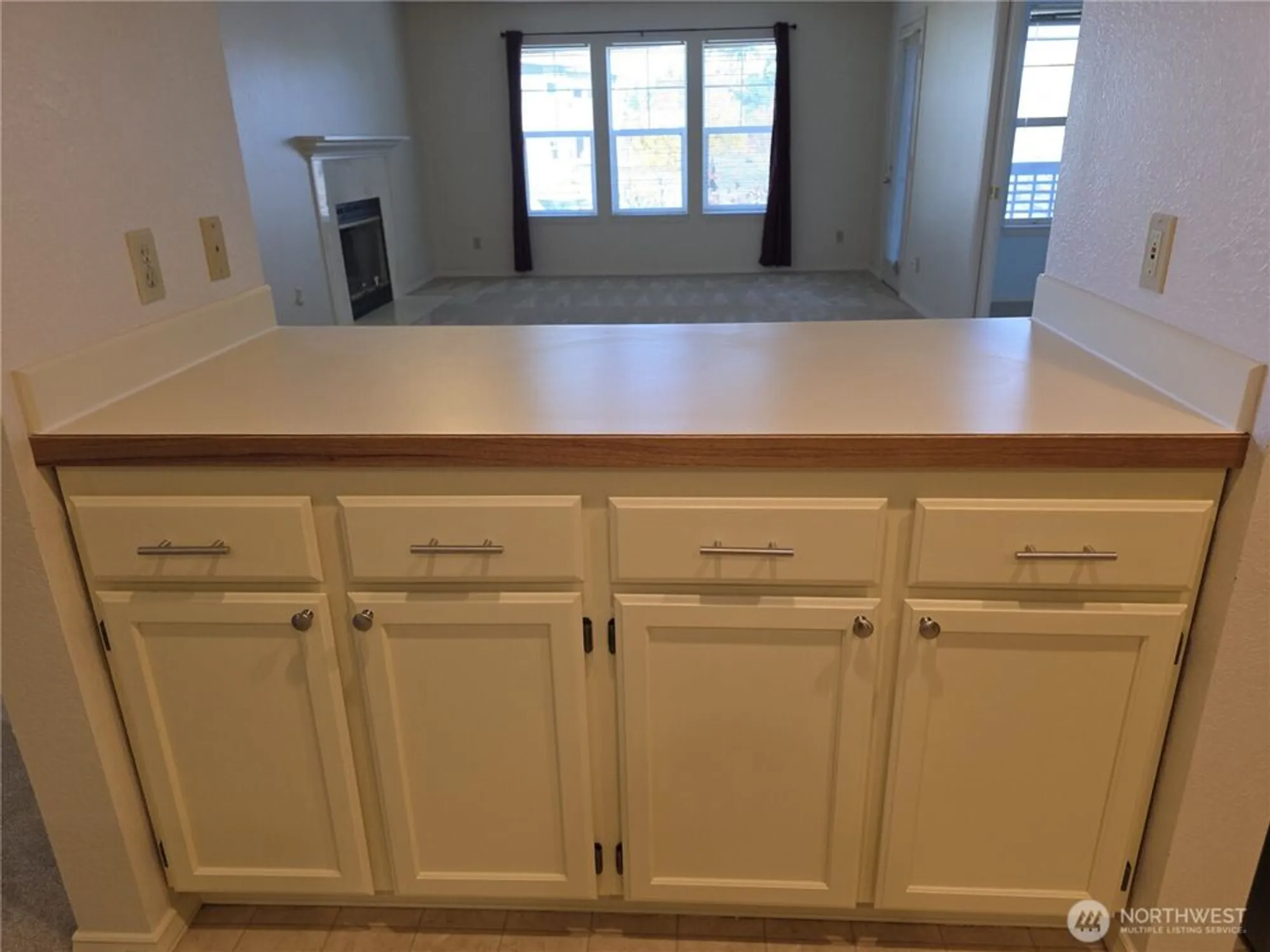 Property Slideshow image 11 of 40 | 3935 226th pl 313, Issaquah, WA, 98029