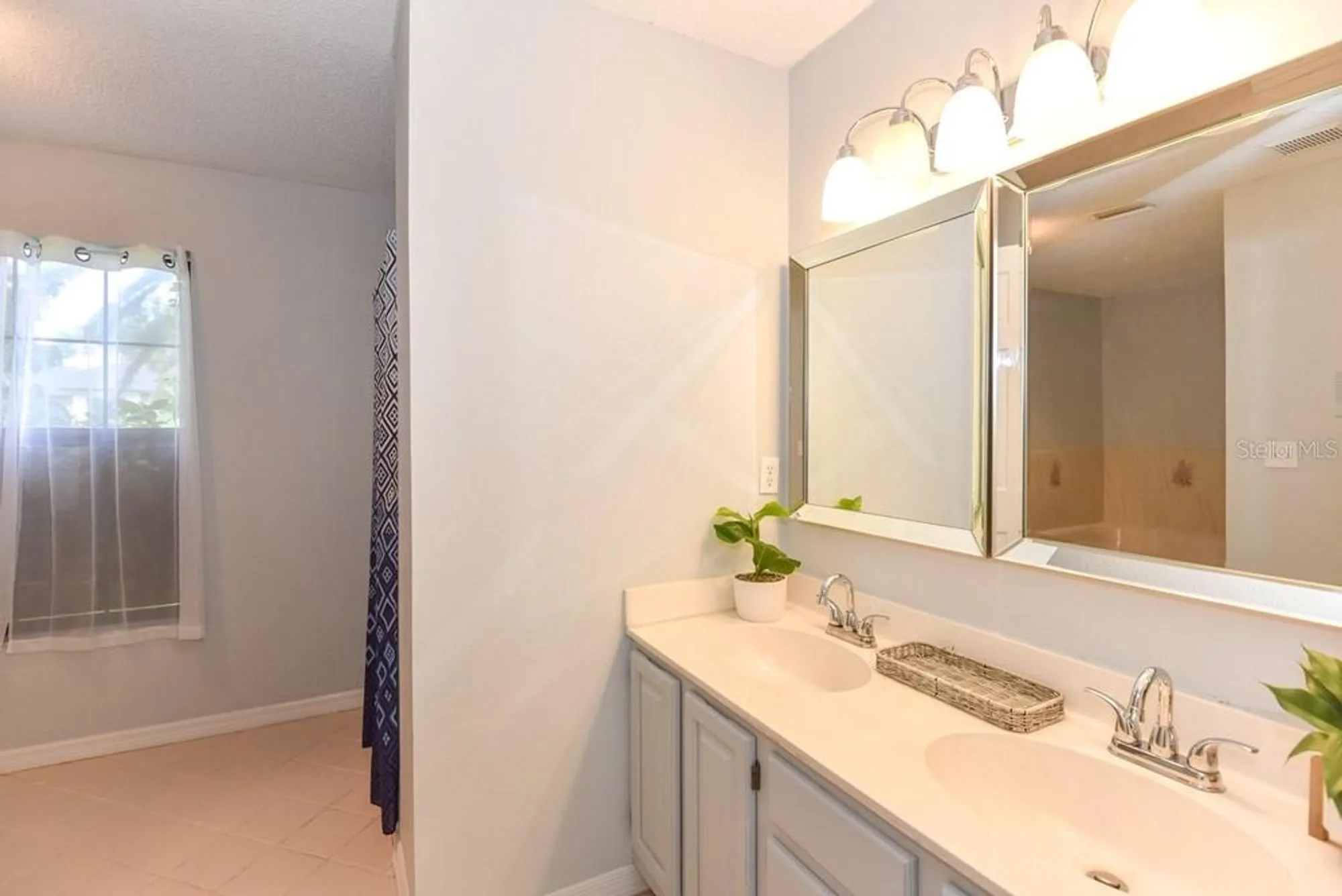 Property Slideshow image 22 of 41 | 24 lake vista way, Ormond Beach, FL, 32174