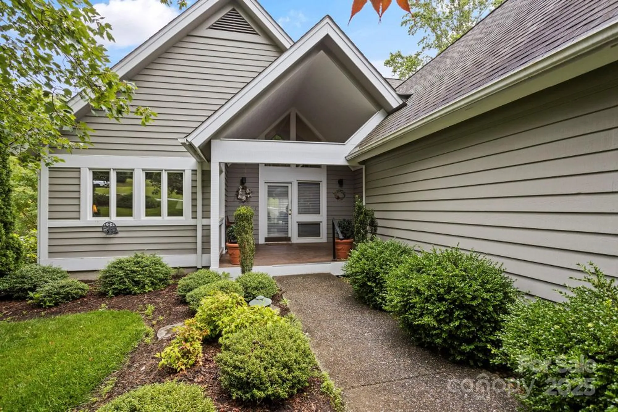 Property Slideshow image 4 of 37 | 104 overlook dr, Flat Rock, NC, 28731