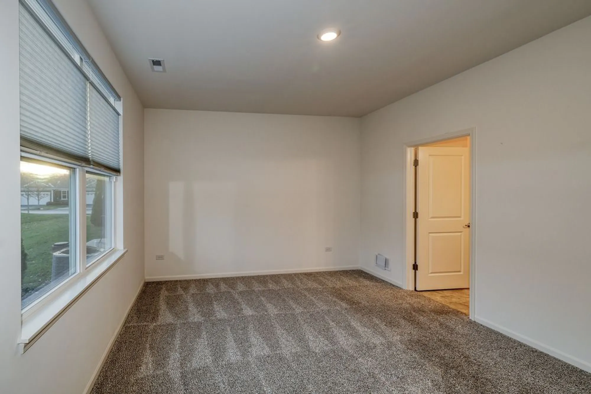 Property Slideshow image 9 of 19 | , North Aurora, IL, 60542