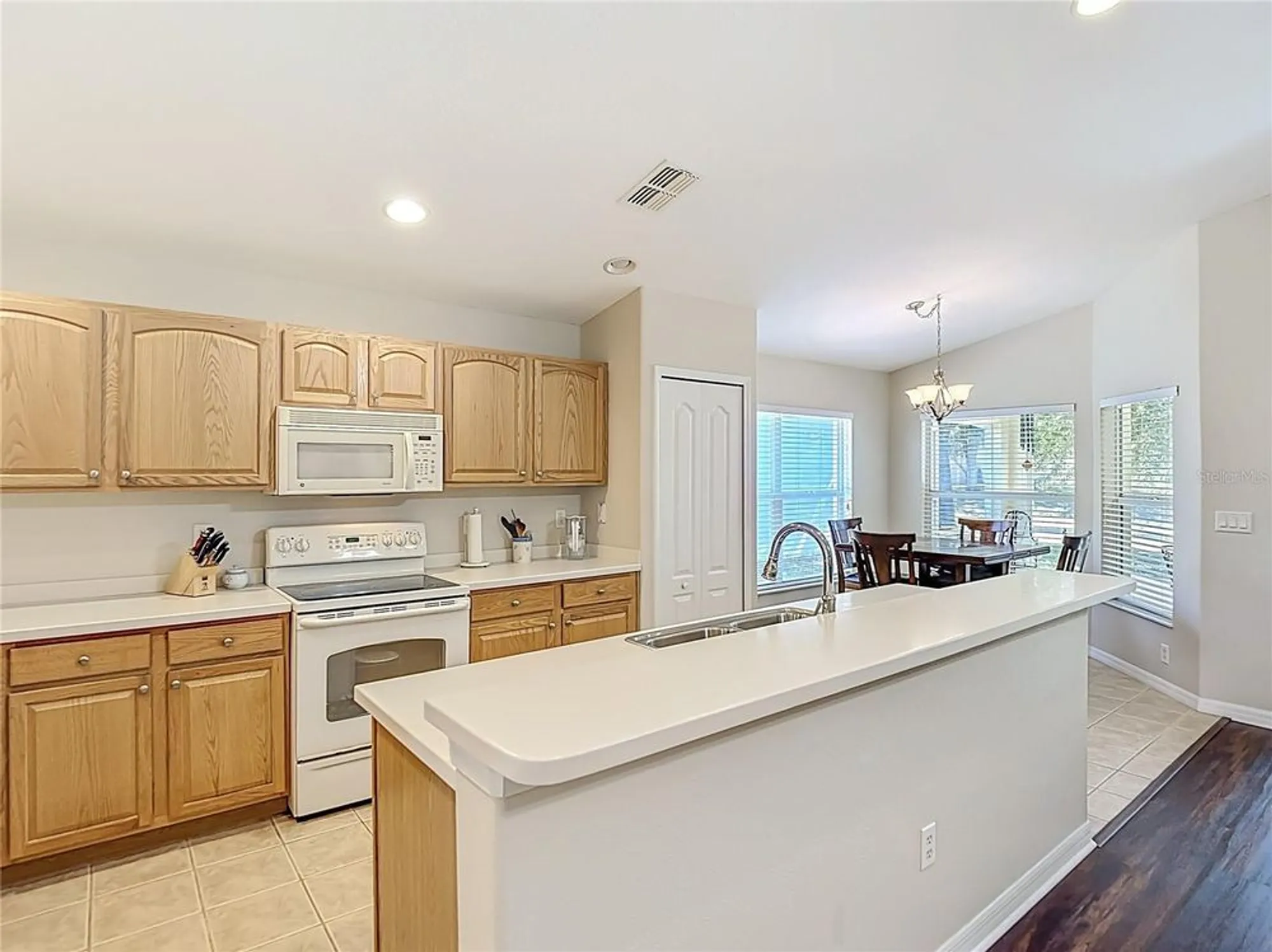 Property Slideshow image 18 of 48 | 456 greenwich cir, Spring Hill, FL, 34609