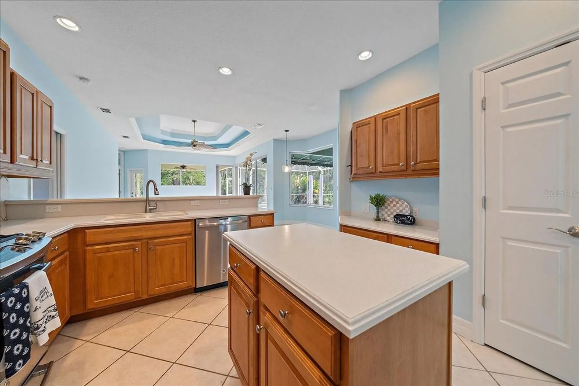 Property Slideshow image 9 of 43 | 6619 pinefeather ct, Bradenton, FL, 34203