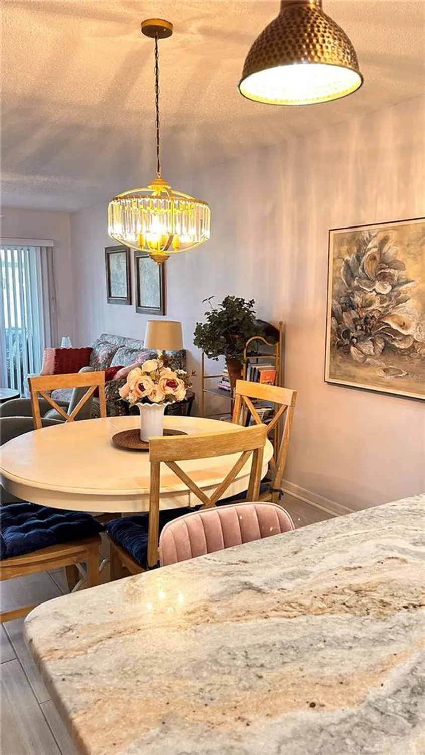 Property Slideshow image 19 of 31 | 433 cerromar ln 331, Venice, FL, 34293