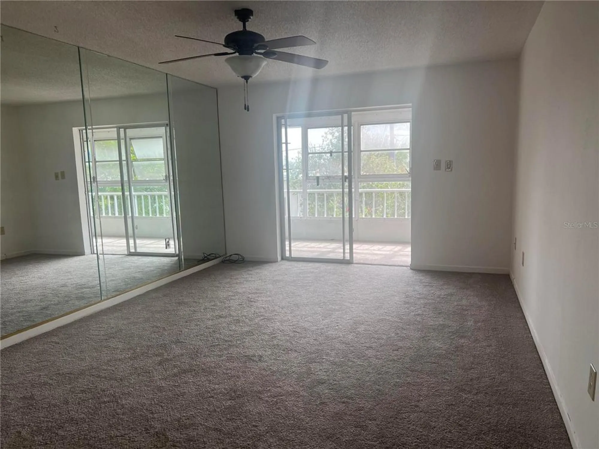 Property Slideshow image 5 of 22 | 202 47th avenue dr 333, Bradenton, FL, 34207
