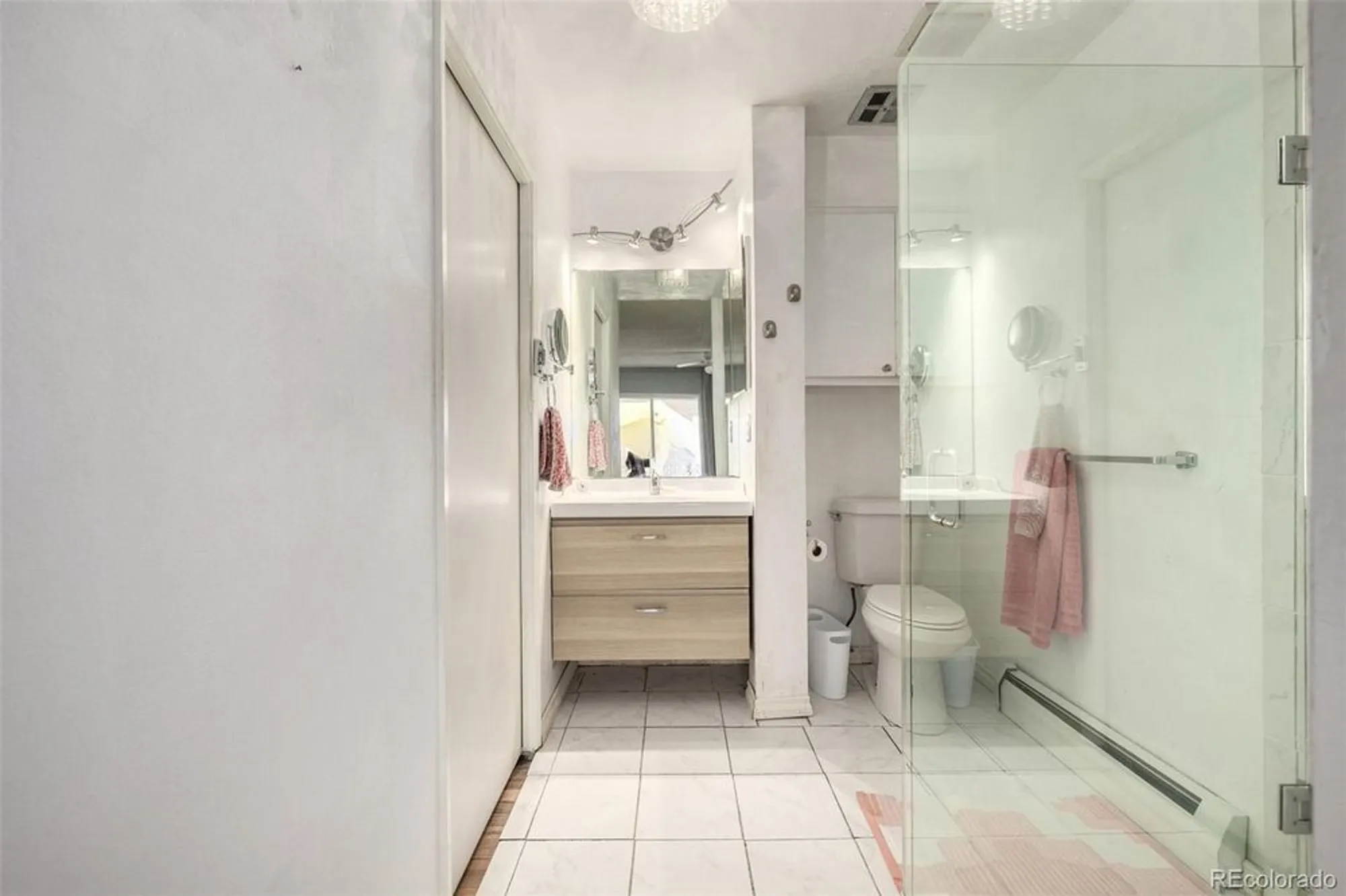 Property Slideshow image 19 of 46 | 7466 w cedar cir, Lakewood, CO, 80226