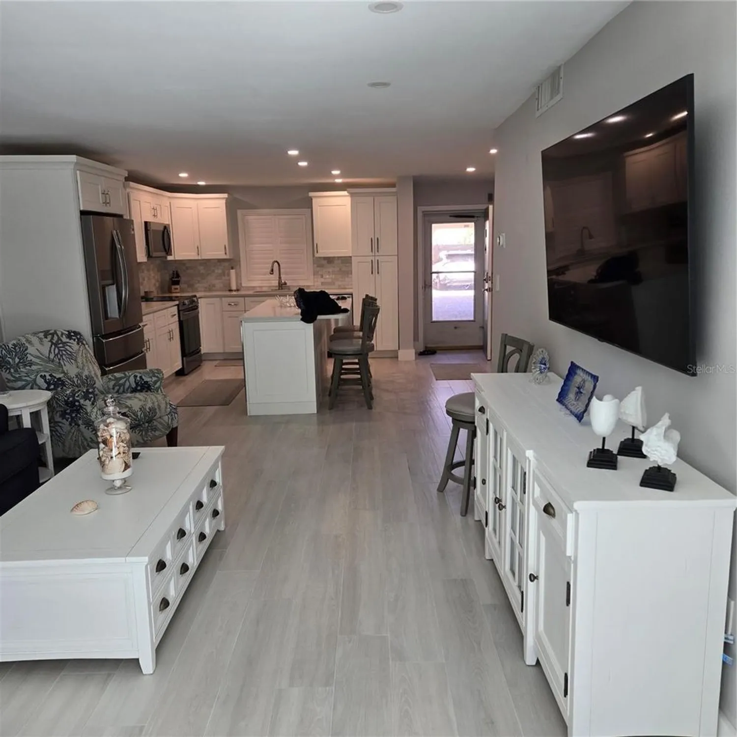 Property Slideshow image 12 of 60 | 1350 n portofino dr apt 108, Sarasota, FL, 34242