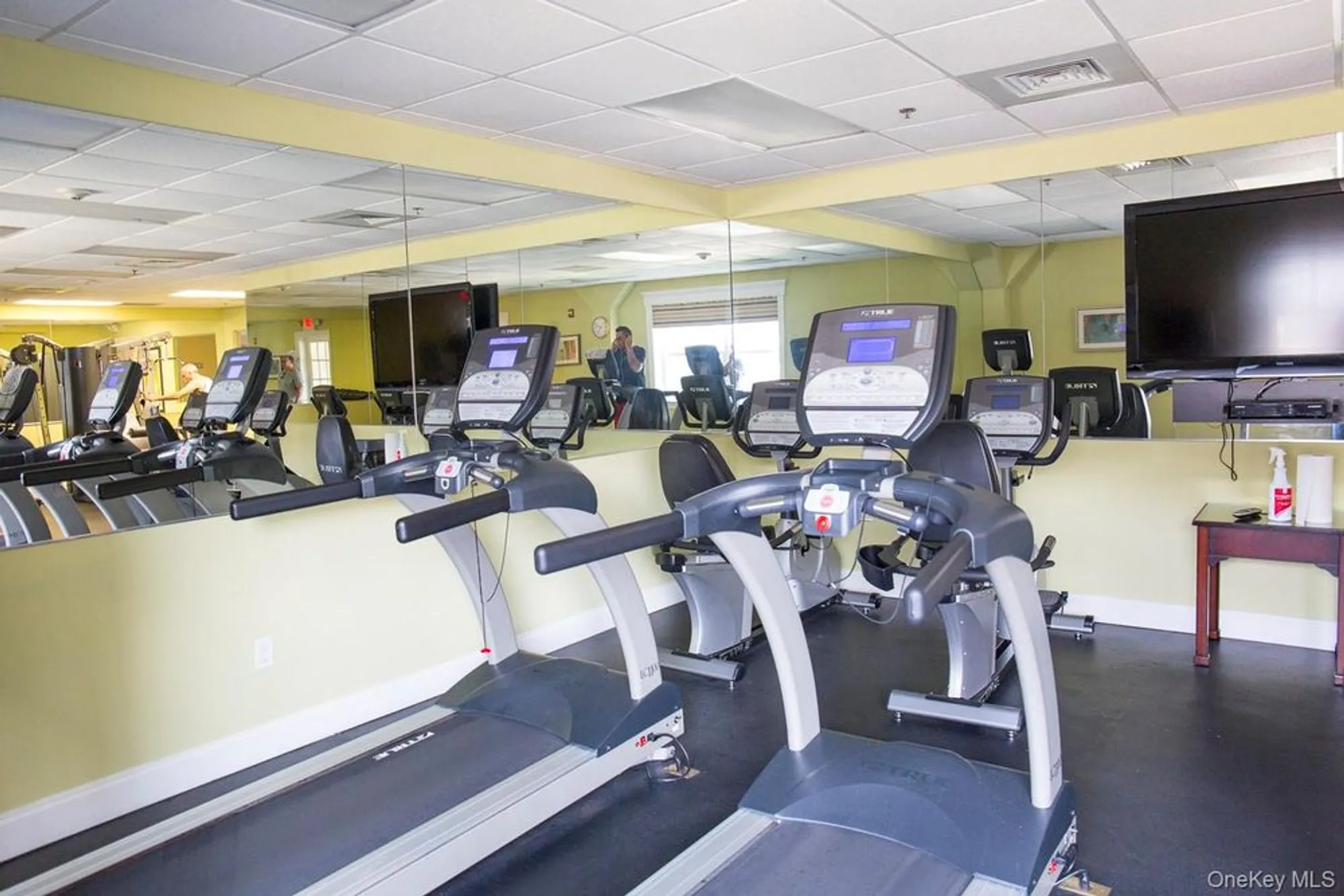 Property Slideshow image 29 of 31 | 1207 willow ln, Valley Stream, NY, 11580