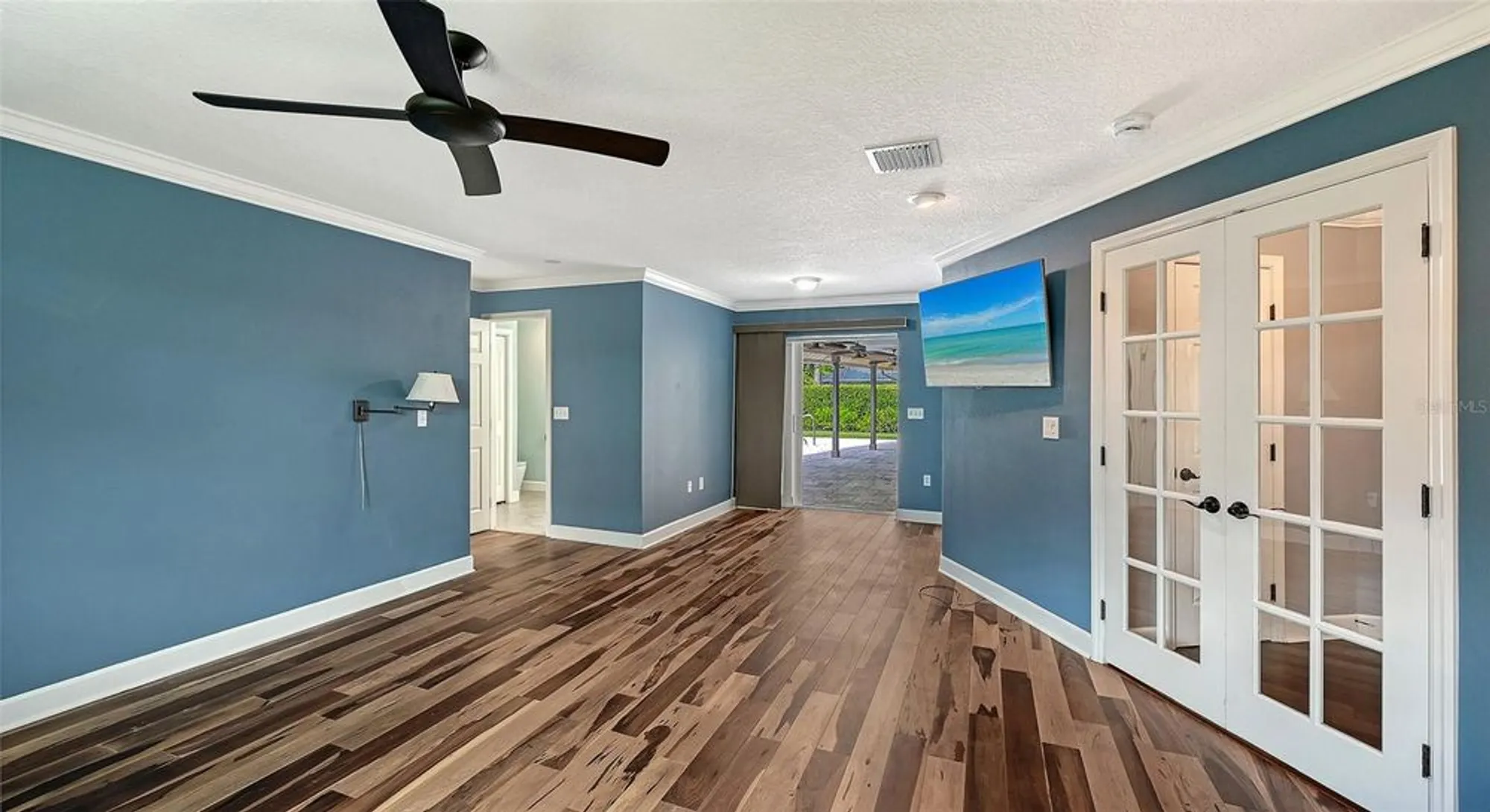 Property Slideshow image 19 of 64 | 8010 conservatory dr, Sarasota, FL, 34243