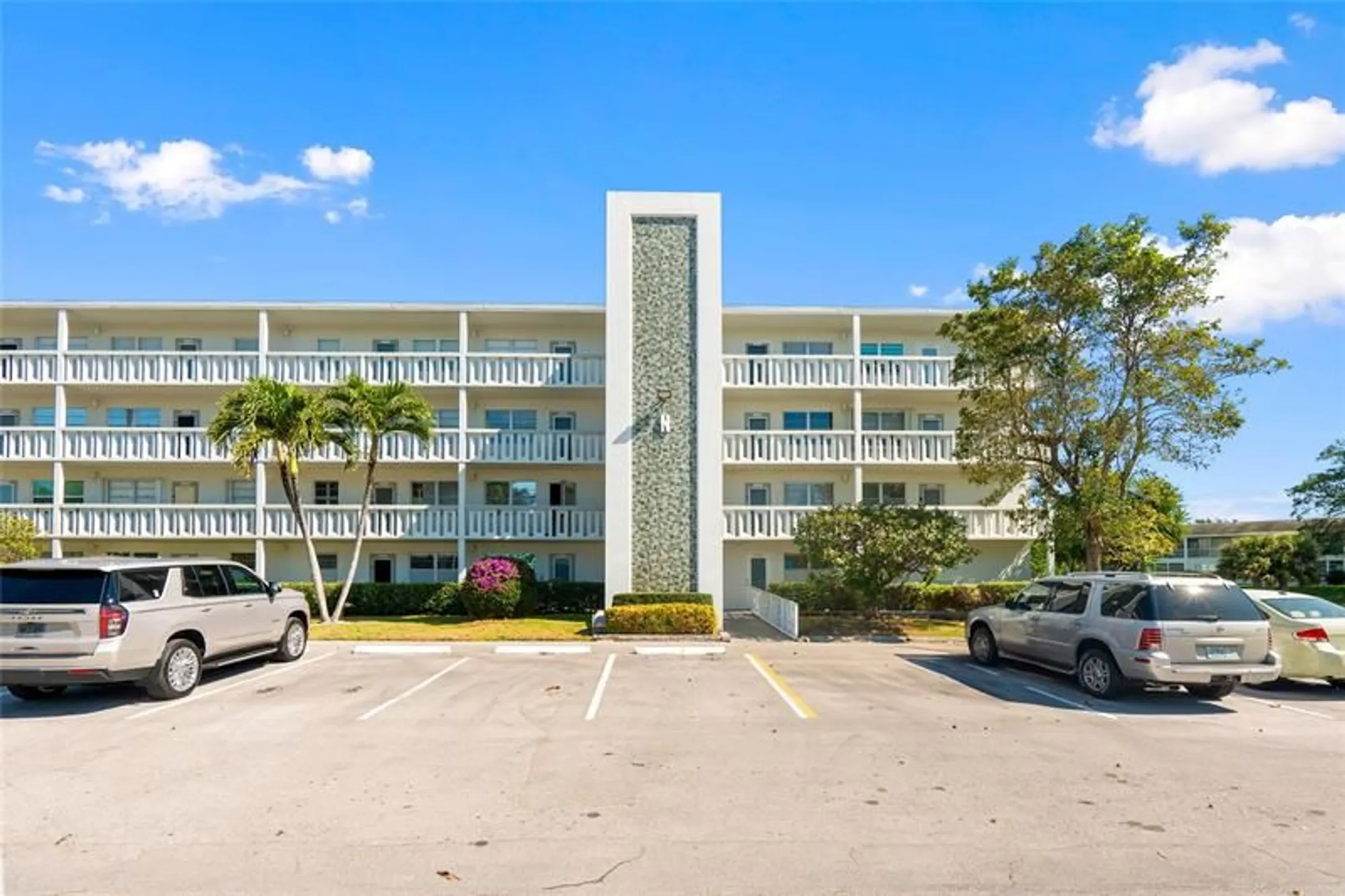 Property Slideshow image 23 of 35 | 2058 newport n # 2058, Deerfield Beach, FL, 33442