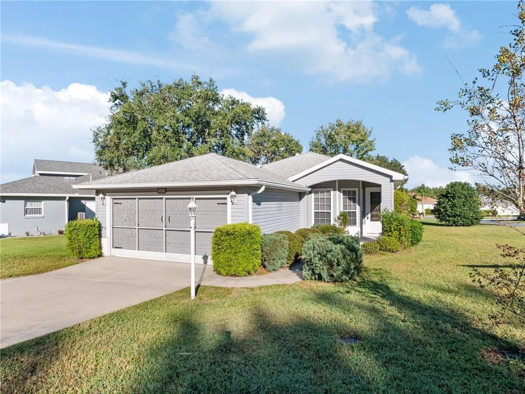 Property Slideshow image 1 of 77 | 20505 queen alexandra dr, Leesburg, FL, 34748