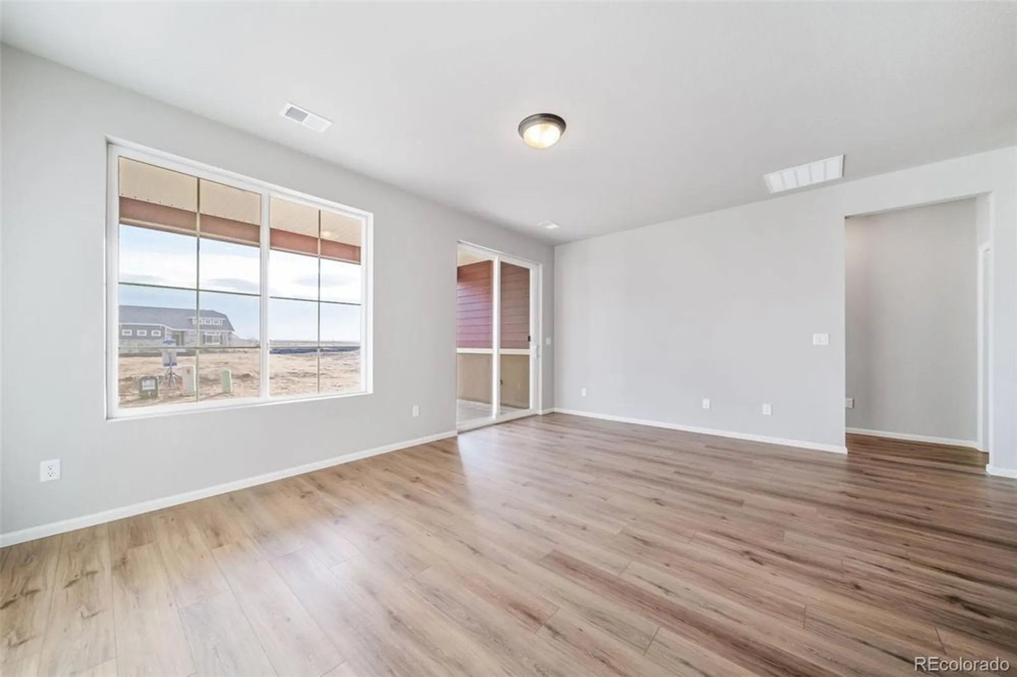 Property Slideshow image 10 of 26 | 22304 e 49th pl, Aurora, CO, 80019