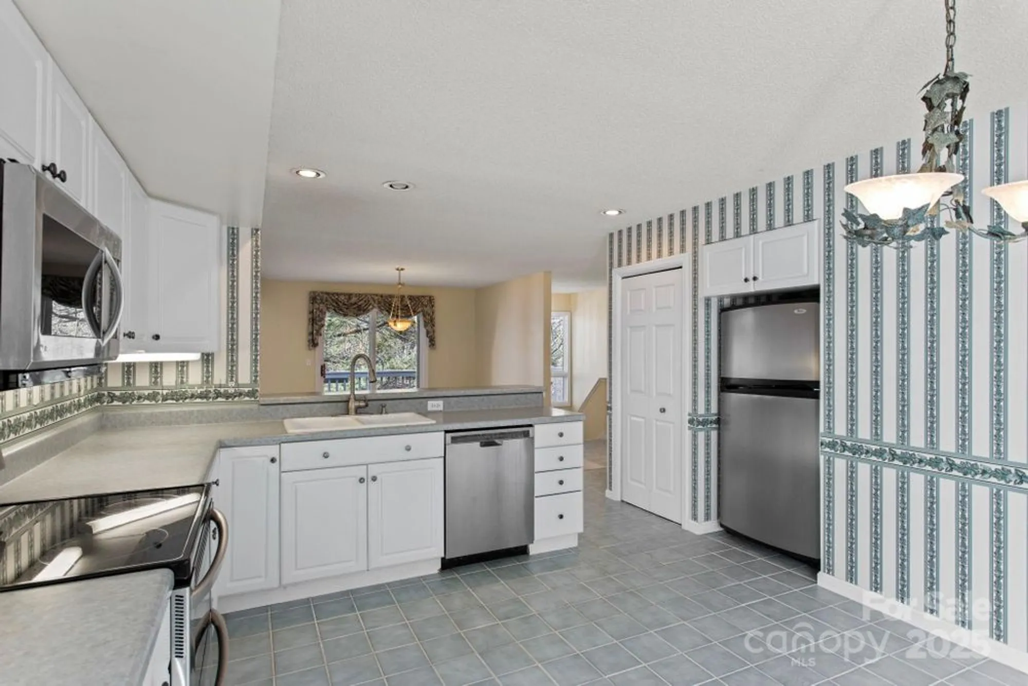 Property Slideshow image 9 of 42 | 514 cobblestone ln 45, Flat Rock, NC, 28731