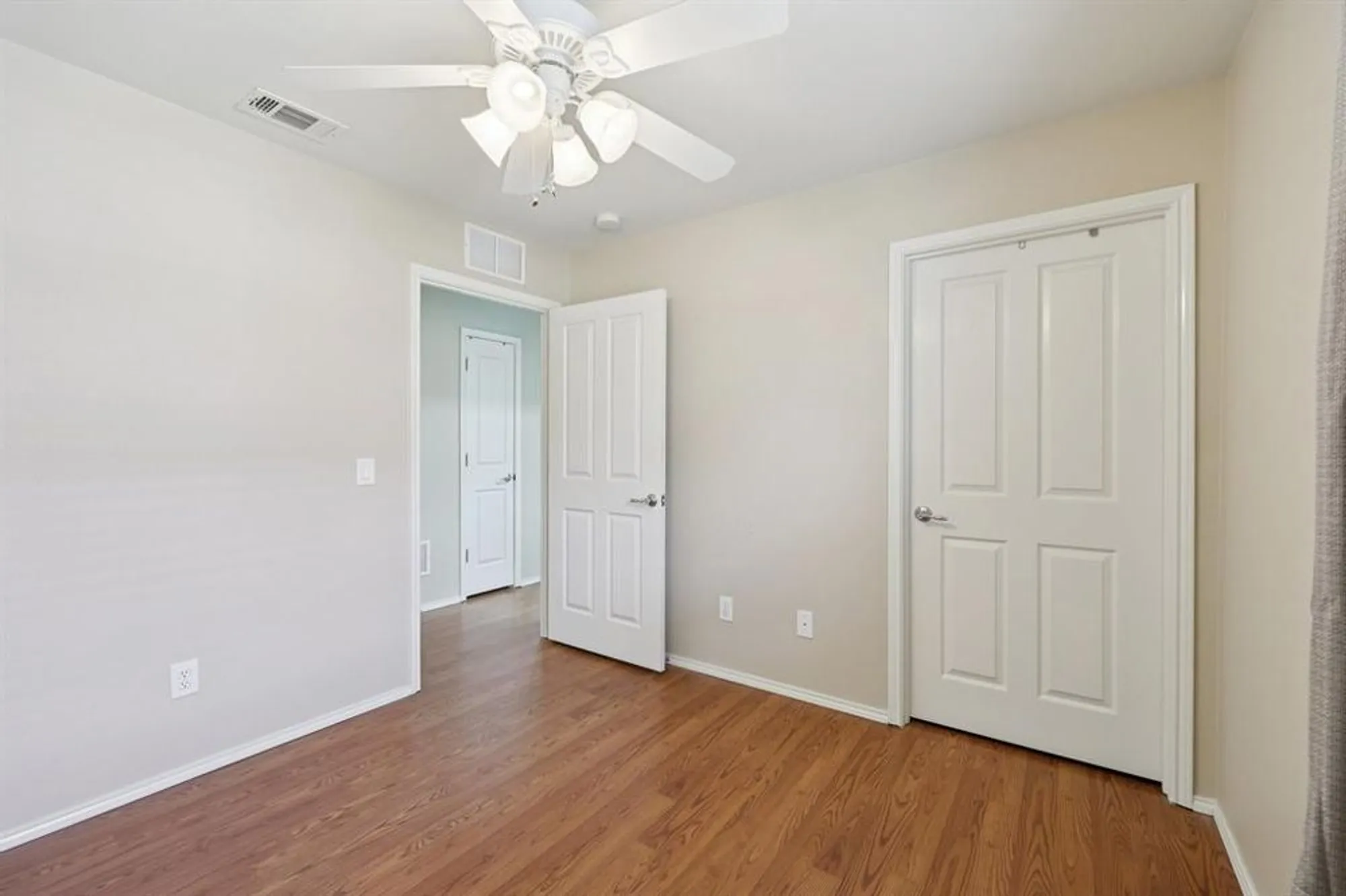 Property Slideshow image 24 of 36 | 7850 estancia dr, Frisco, TX, 75036