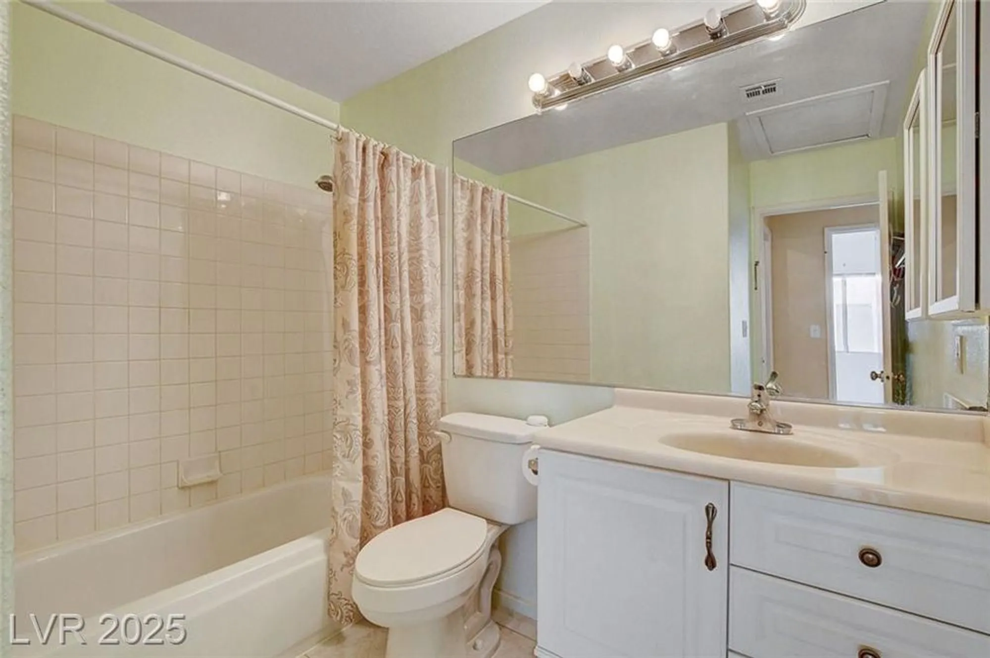 Property Slideshow image 34 of 40 | 5524 morningcross st, Las Vegas, NV, 89130