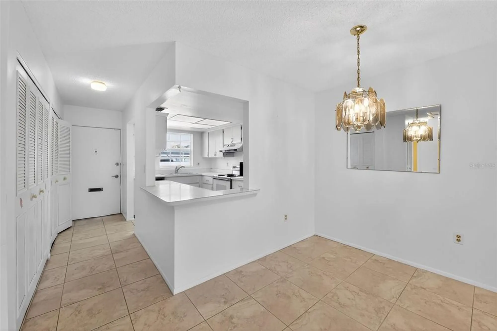 Property Slideshow image 9 of 27 | 2560 golf course dr 507, Sarasota, FL, 34234