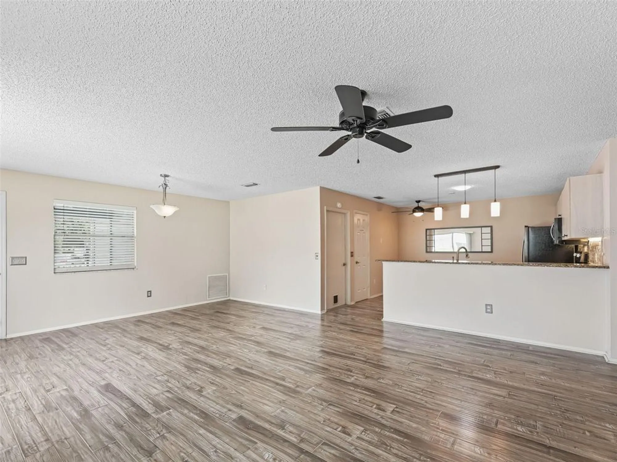 Property Slideshow image 11 of 25 | 220 estrada pl, The Villages, FL, 32159