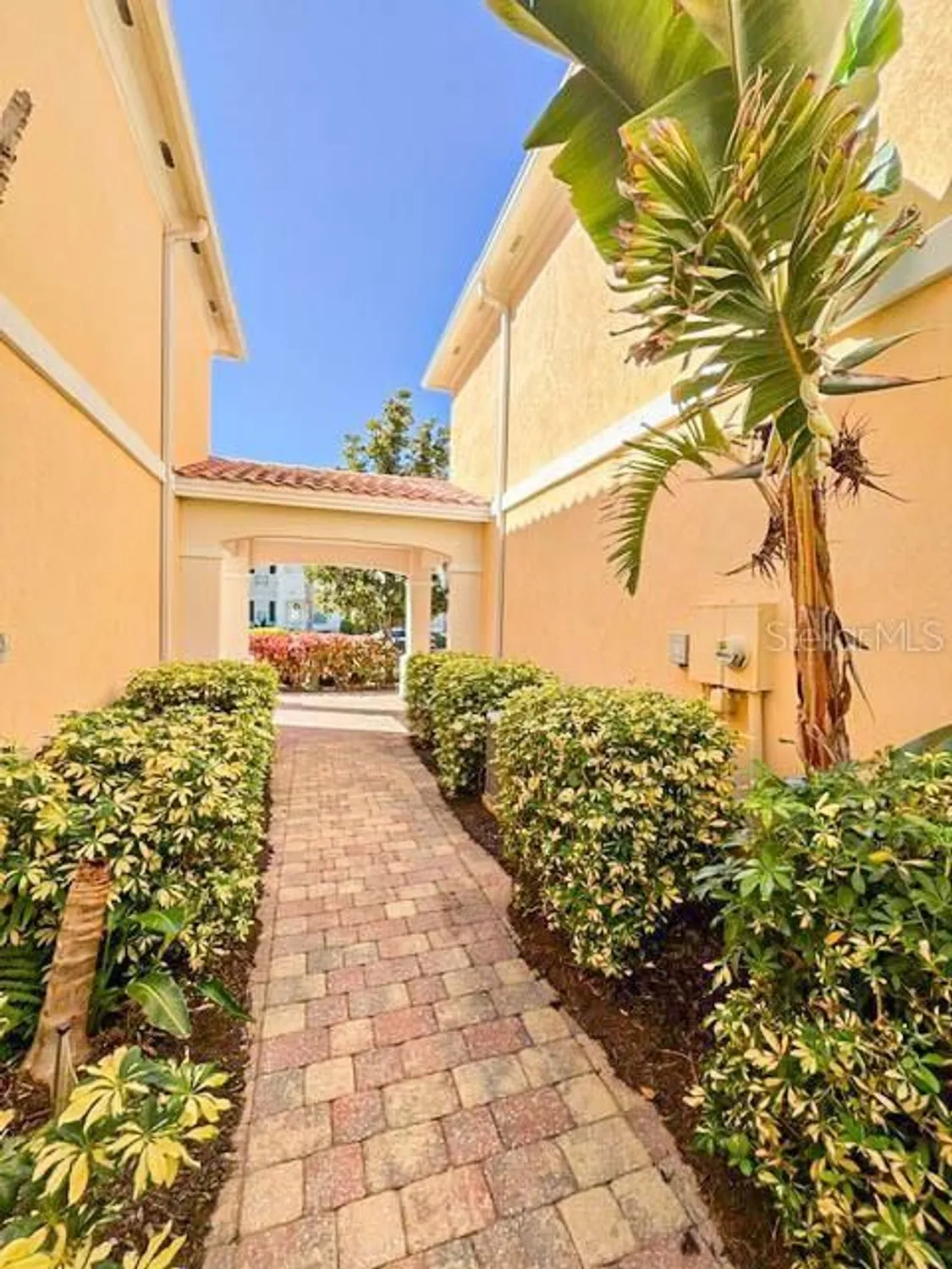 Property Slideshow image 29 of 54 | 1707 burgos dr, Sarasota, FL, 34238