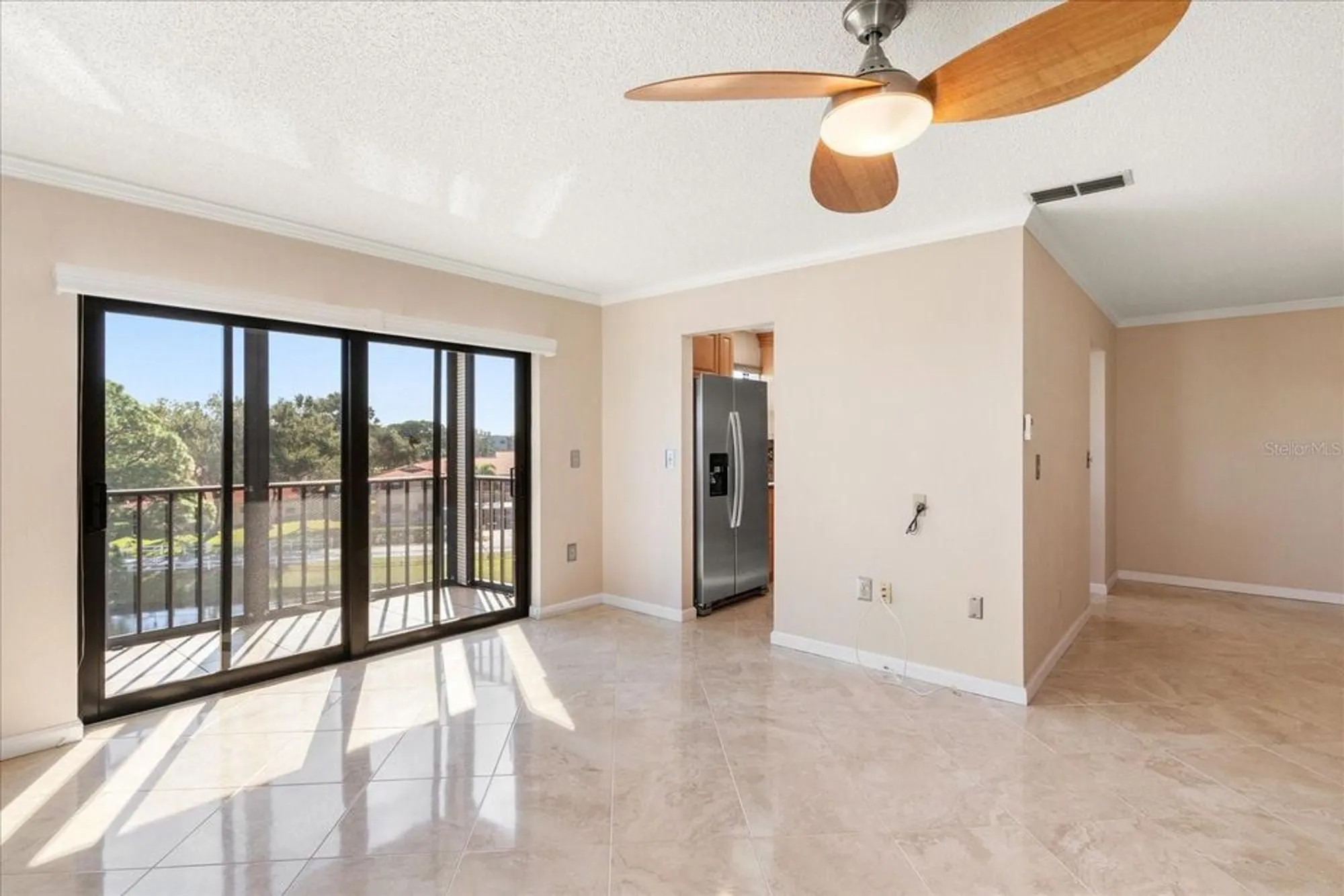 Property Slideshow image 6 of 52 | 8199 terrace garden dr n unit 402, St Petersburg, FL, 33709