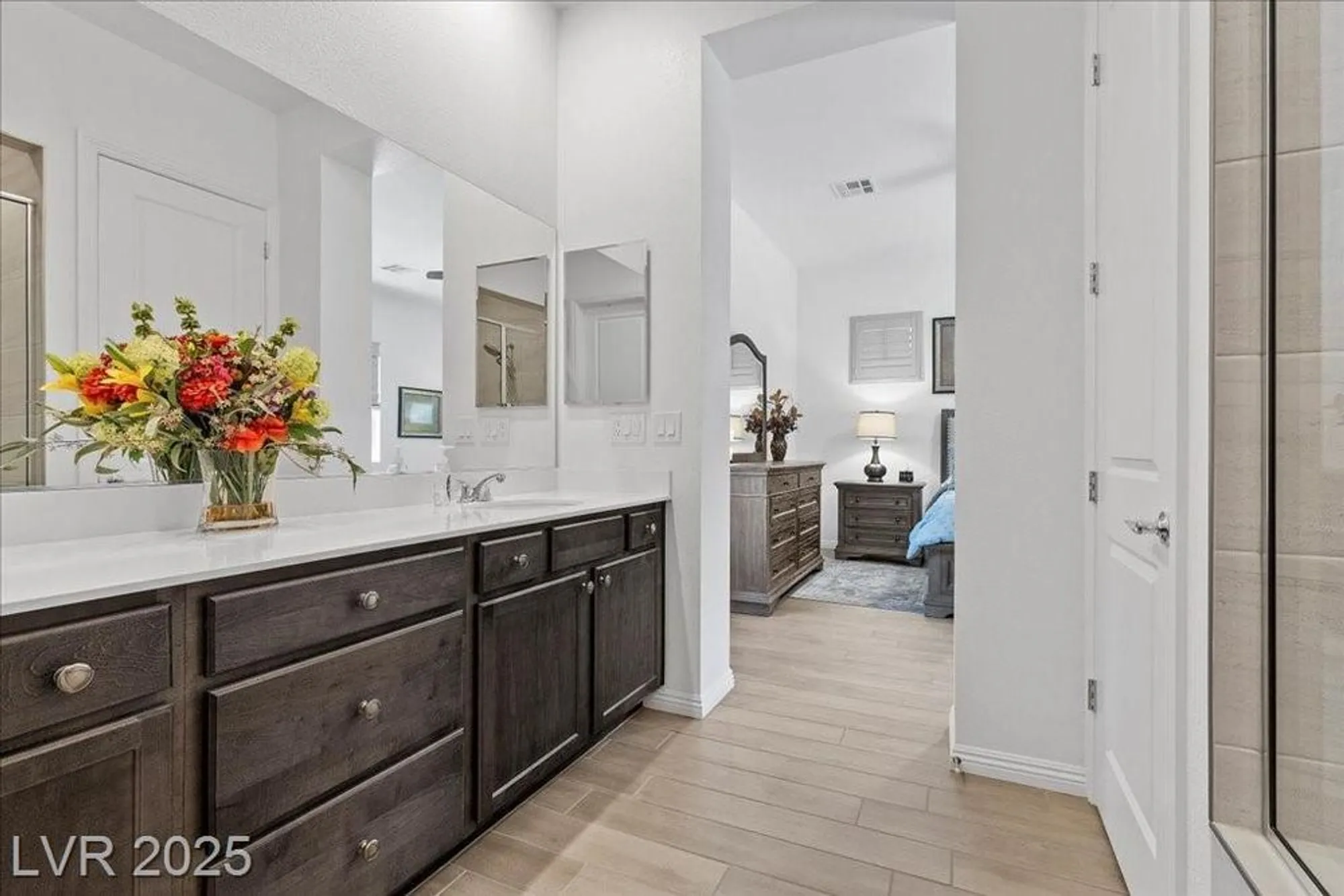 Property Slideshow image 38 of 77 | 6722 desert crimson st, Las Vegas, NV, 89148