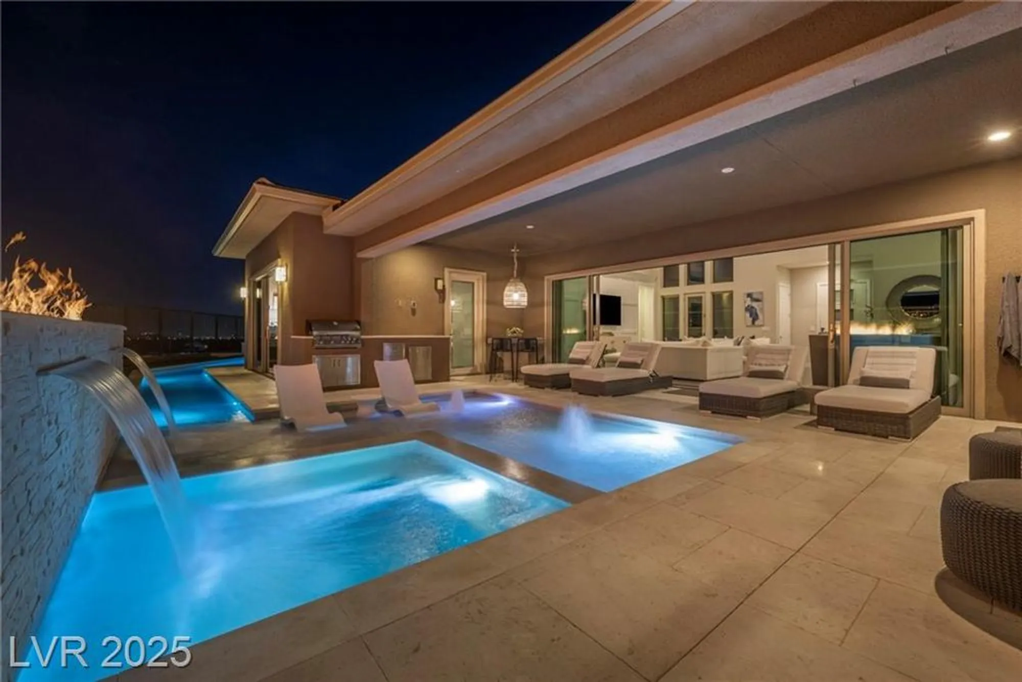 Property Slideshow image 13 of 95 | 10096 amethyst hills st, Las Vegas, NV, 89148