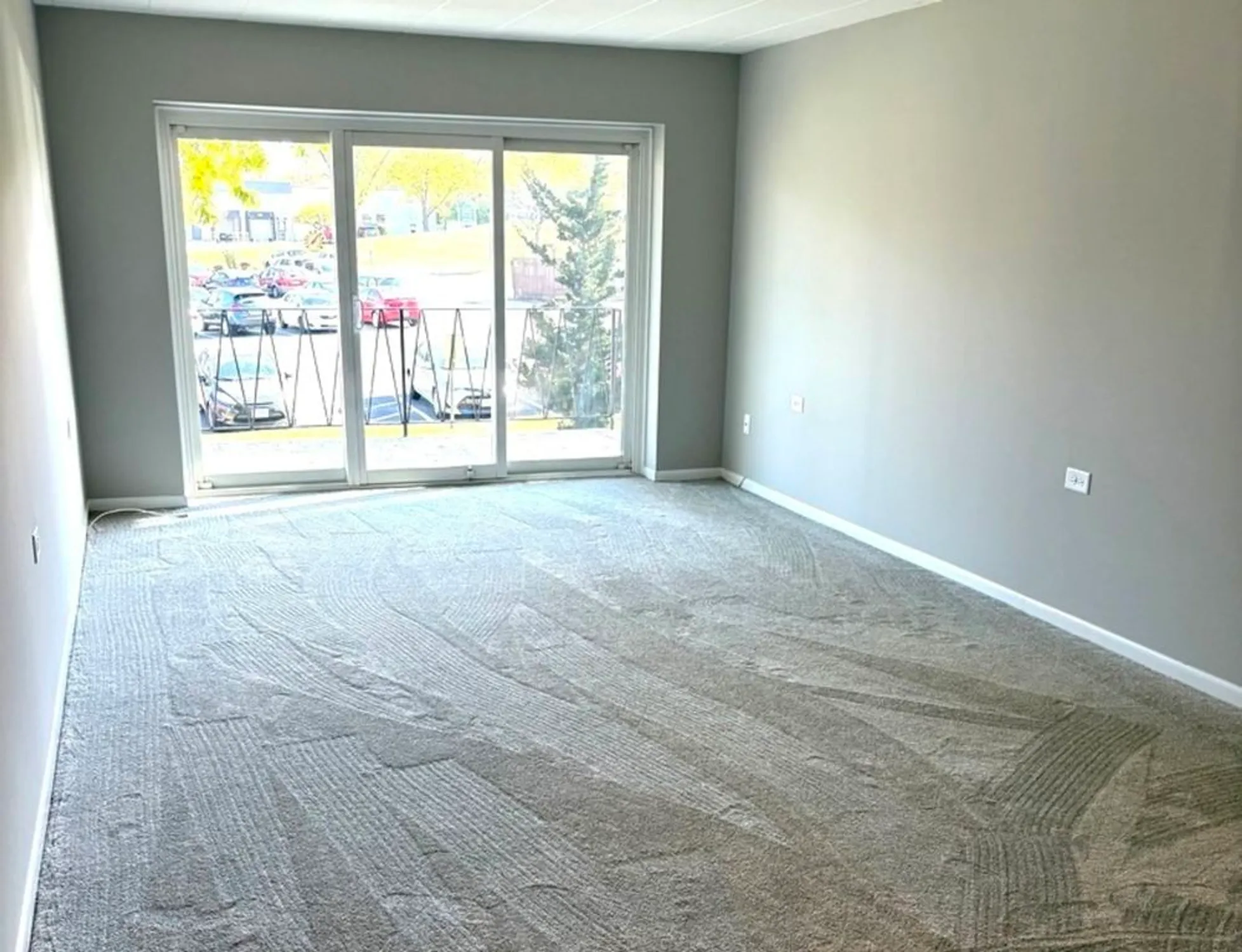 Property Slideshow image 7 of 18 | , Downers Grove, IL, 60515