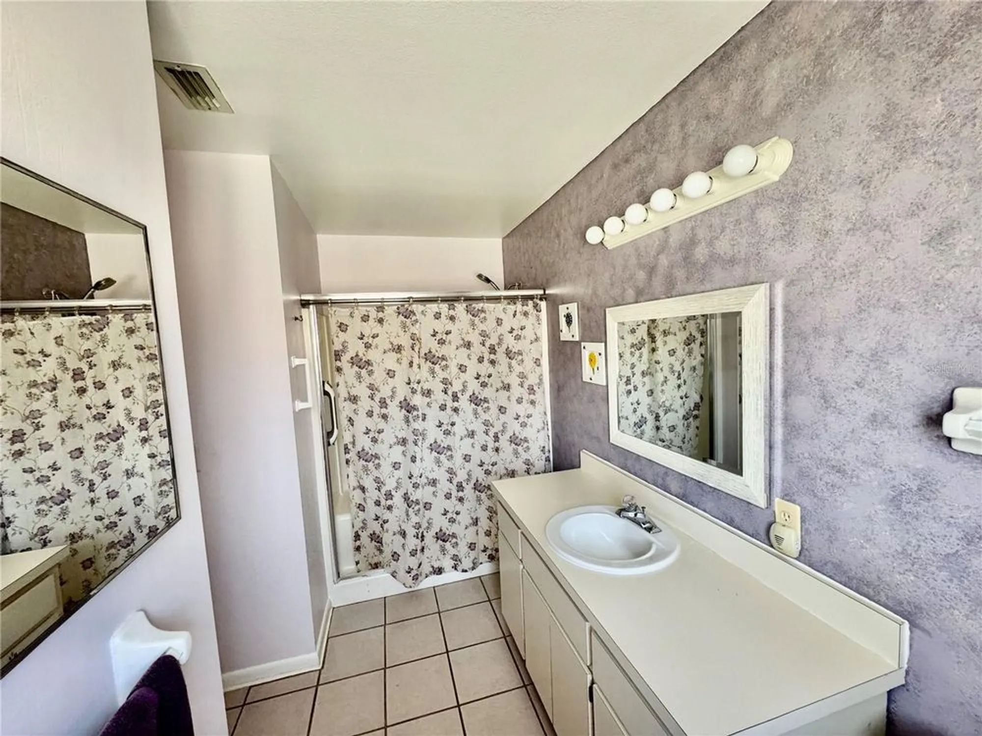 Property Slideshow image 8 of 55 | 2324 sea island cir, Lakeland, FL, 33810